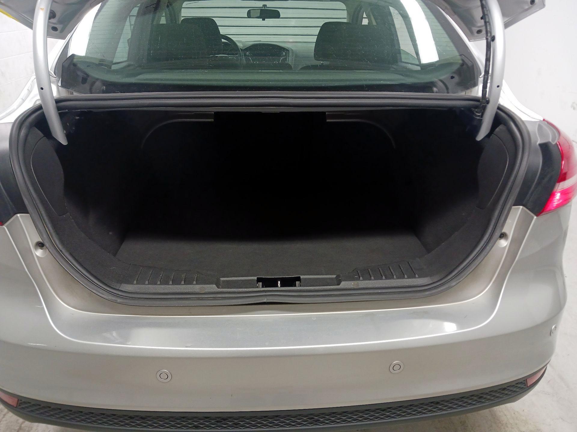 Thumbnail: 2015 Ford Focus - 15