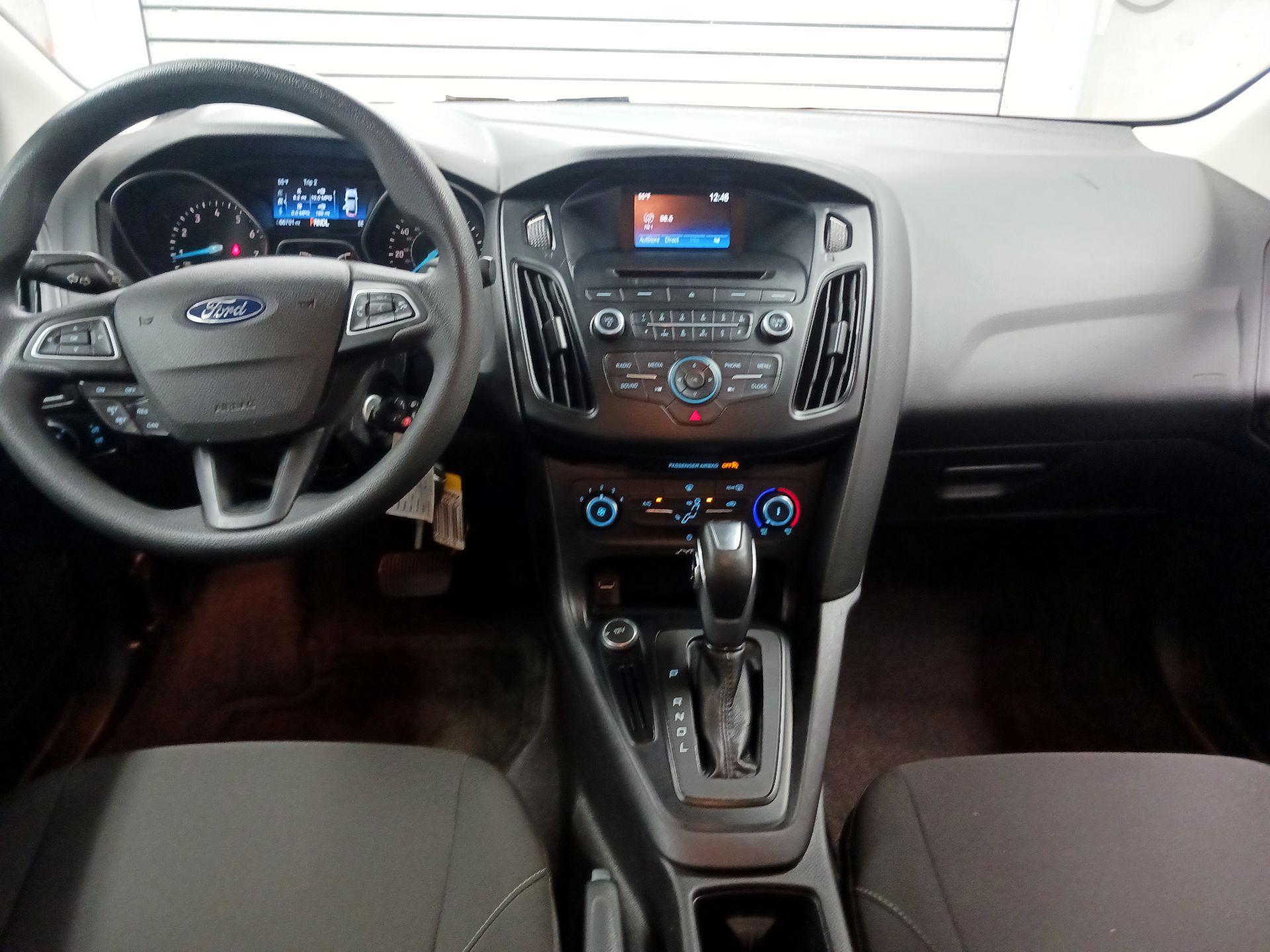 Thumbnail: 2015 Ford Focus - 8