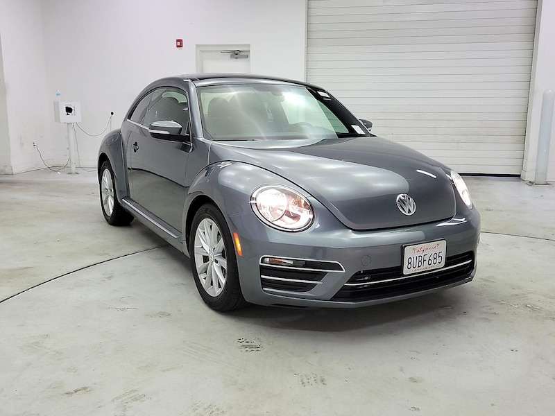 2019 Volkswagen Beetle SE -
                  Murrieta, CA