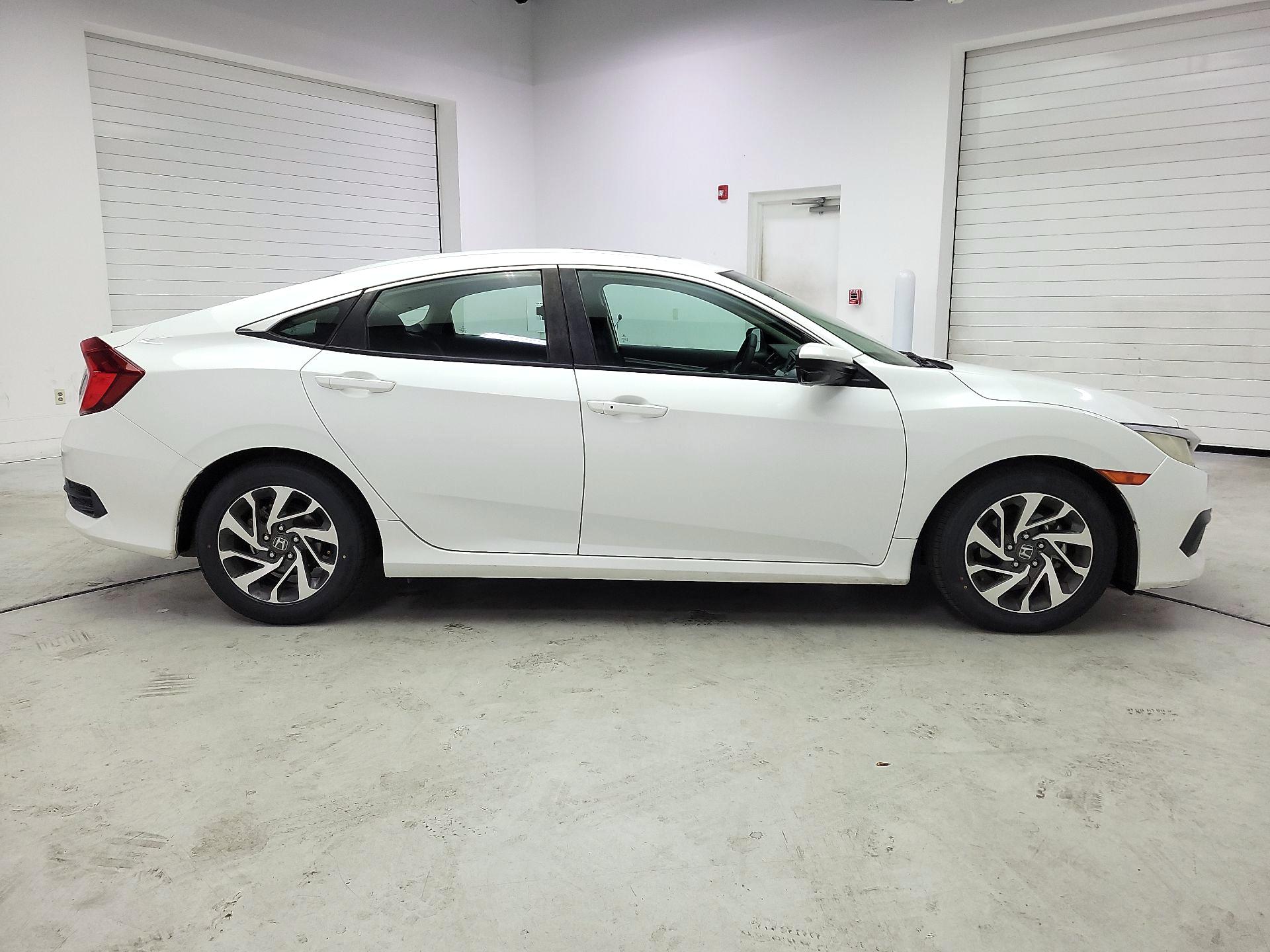 Thumbnail: 2016 Honda Civic - 4