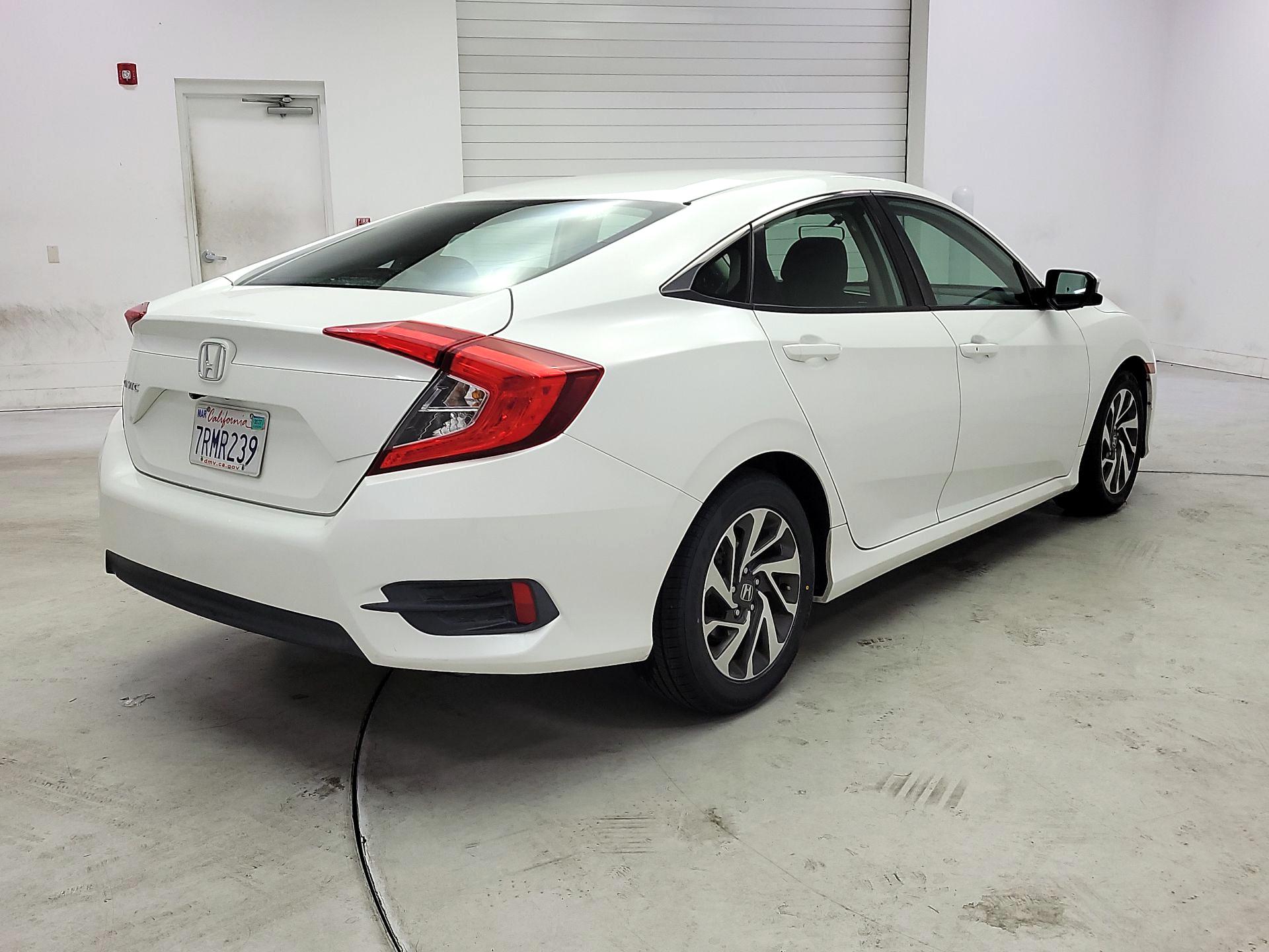 Thumbnail: 2016 Honda Civic - 5