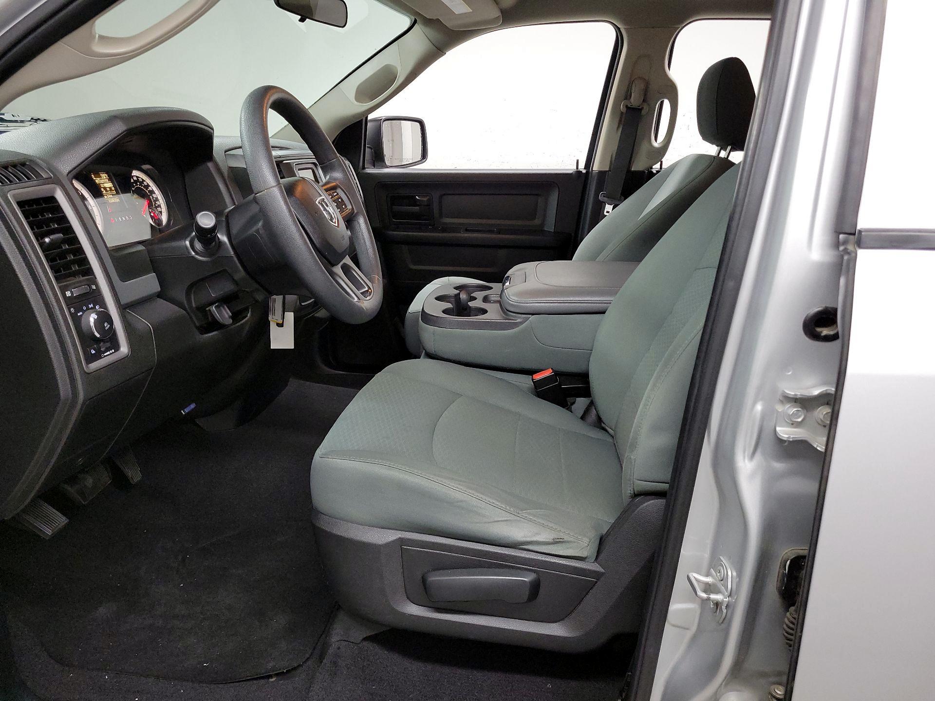 Thumbnail: 2019 RAM 1500 Classic - 9