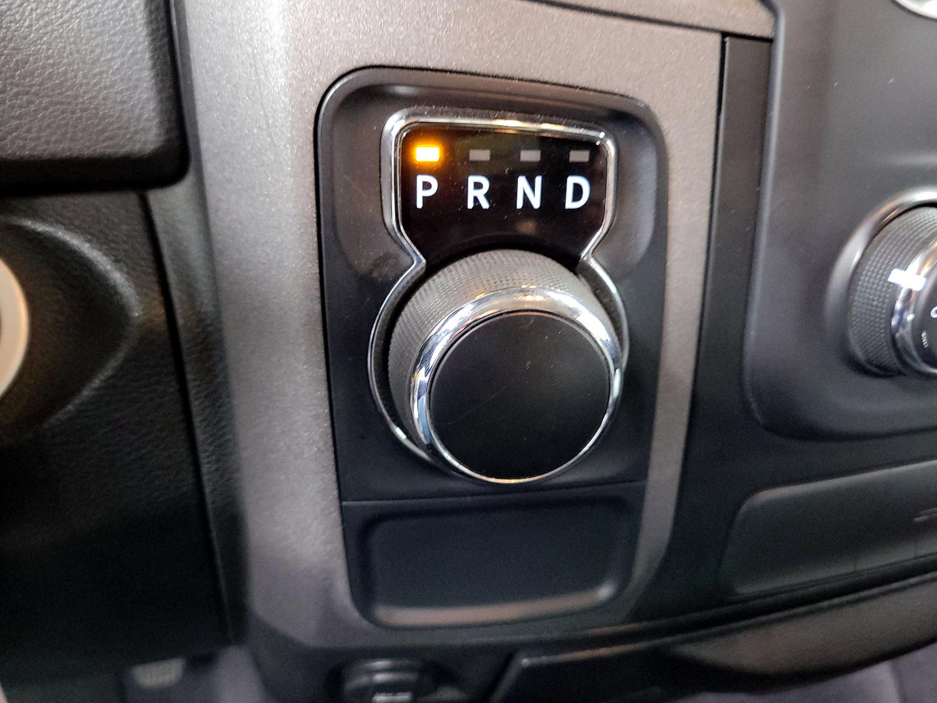 Thumbnail: 2019 RAM 1500 Classic - 14