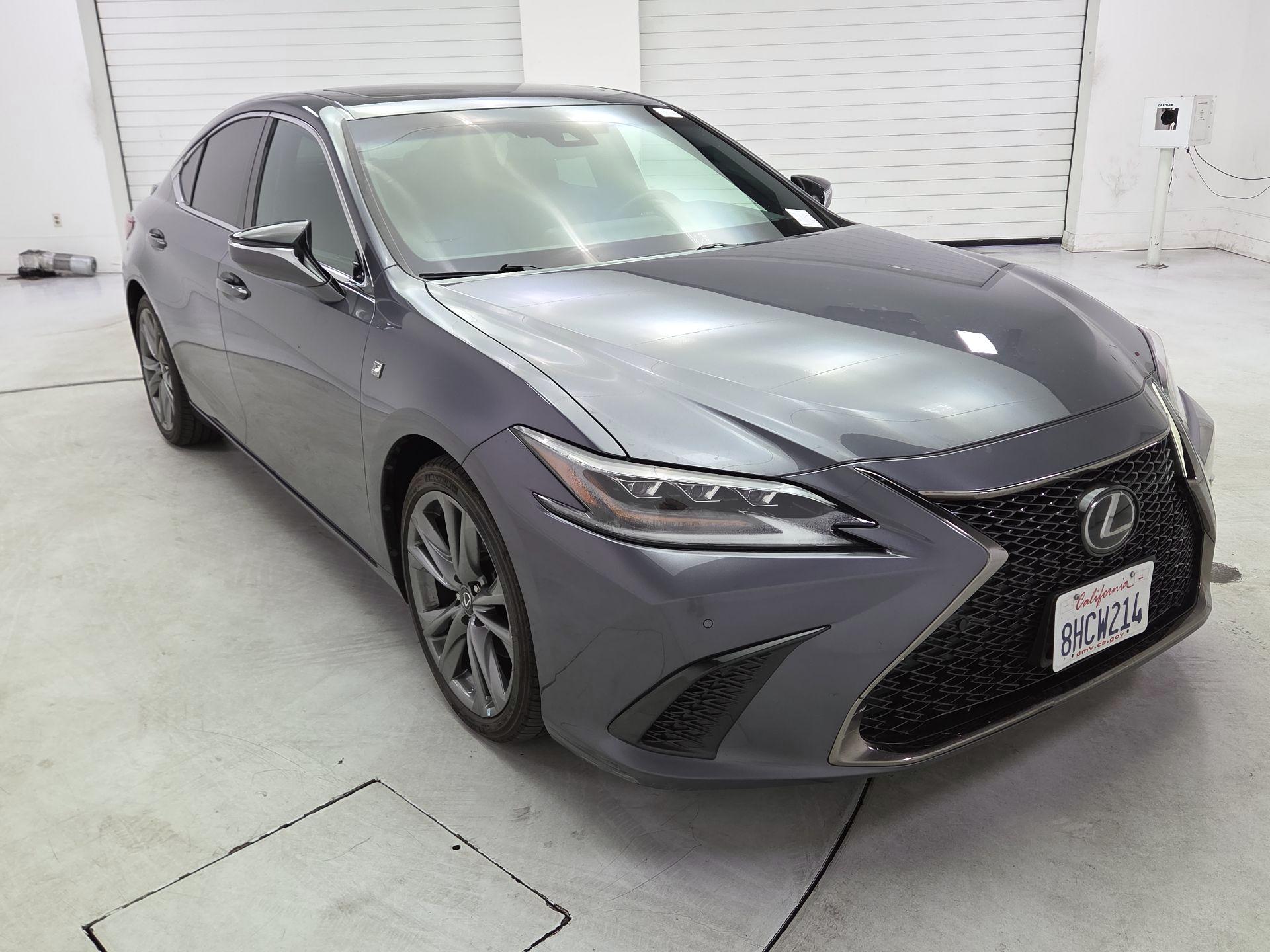 Thumbnail: 2019 Lexus ES - 1