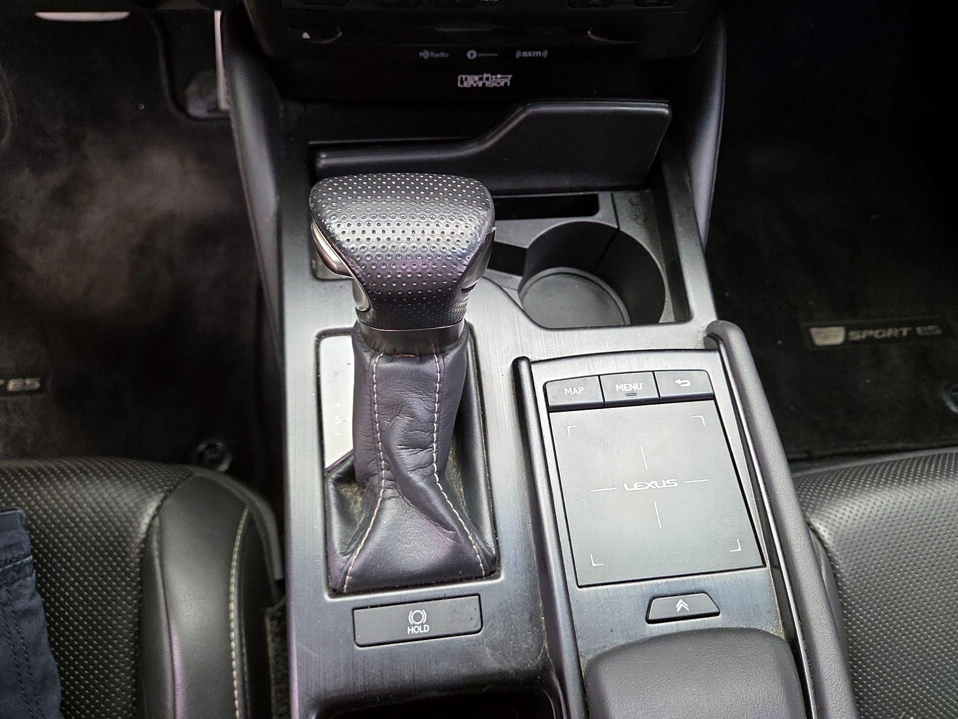 Thumbnail: 2019 Lexus ES - 16