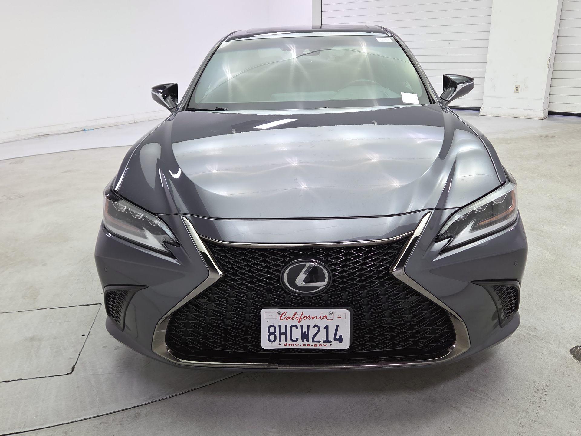 Thumbnail: 2019 Lexus ES - 2