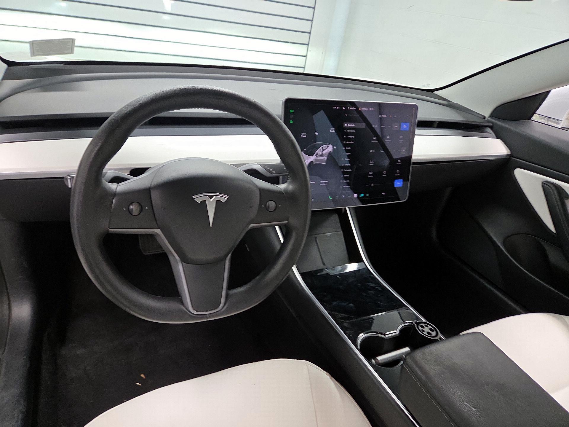 Thumbnail: 2020 Tesla Model 3 - 9