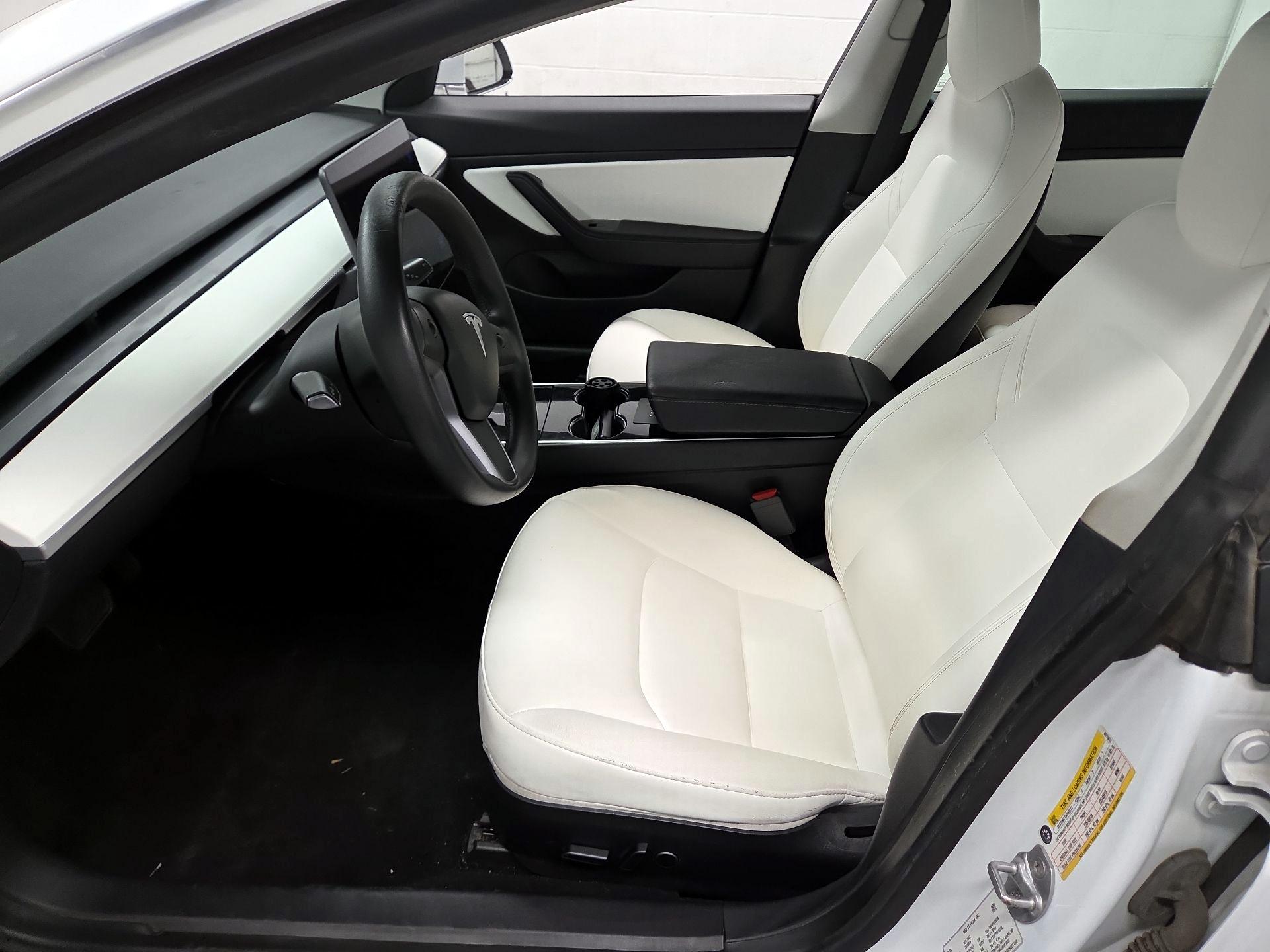 Thumbnail: 2020 Tesla Model 3 - 11