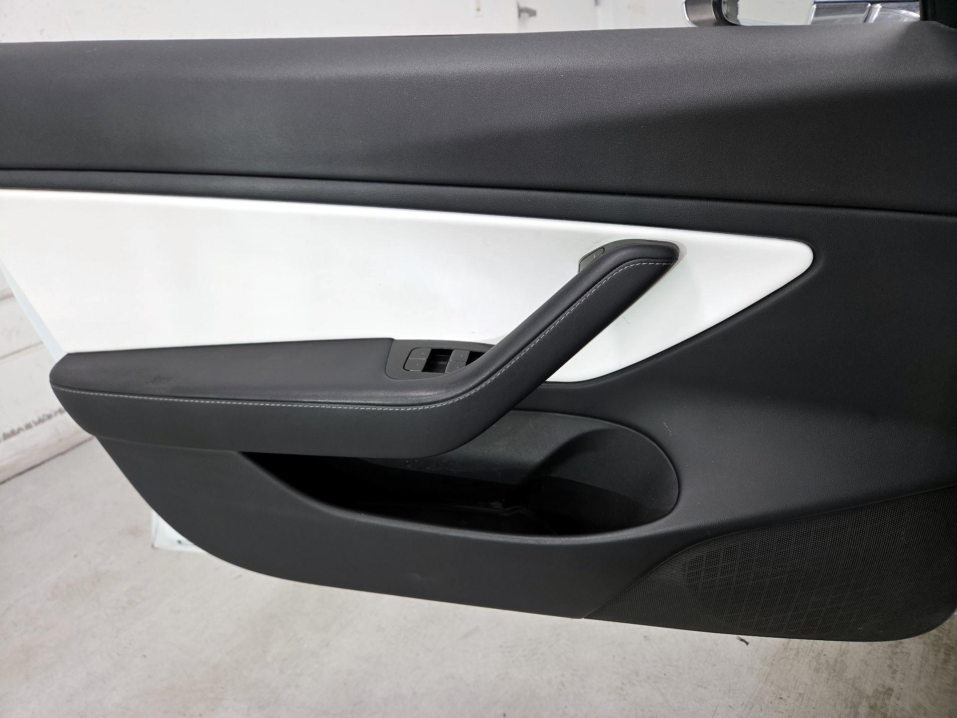 Thumbnail: 2020 Tesla Model 3 - 12