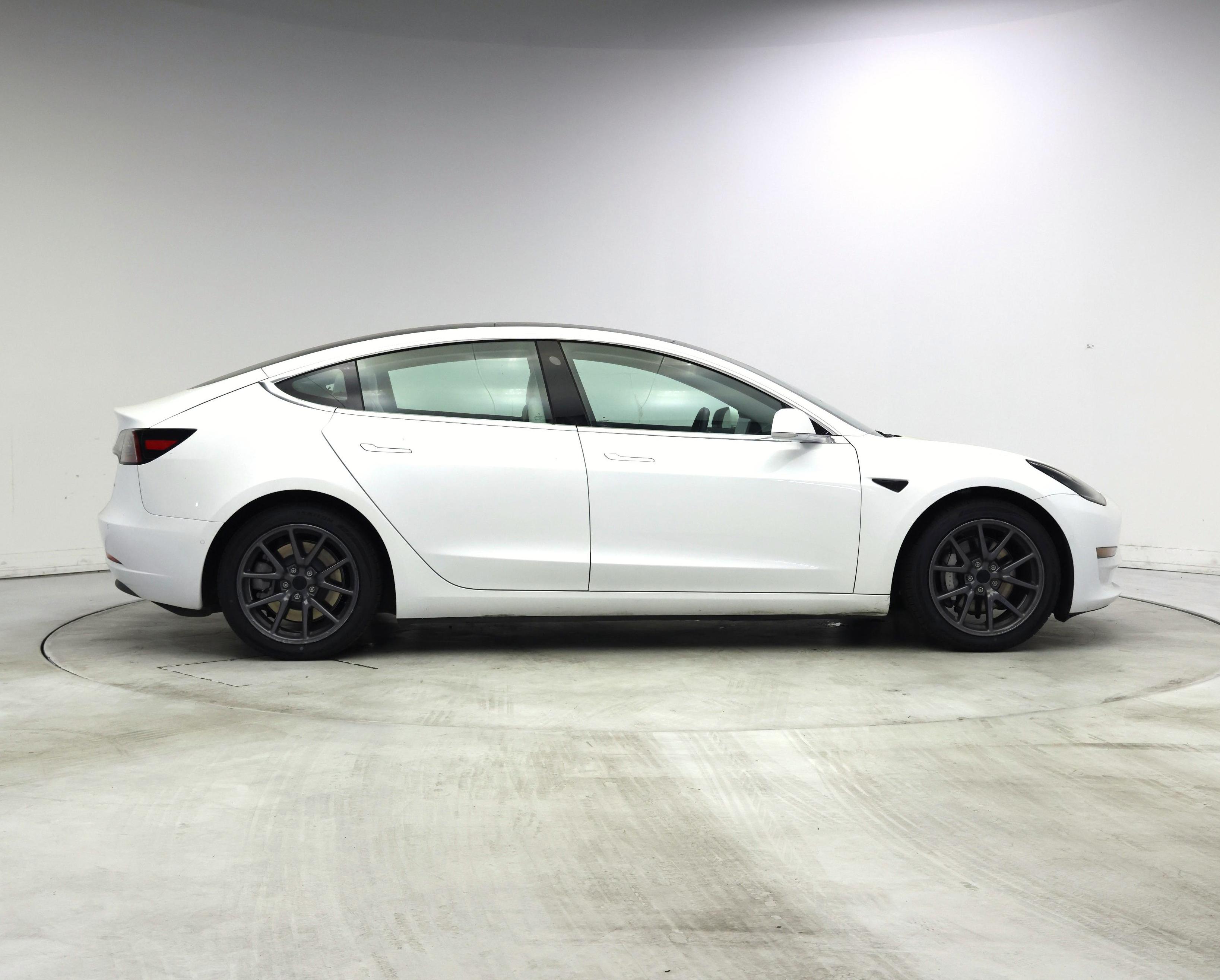 Thumbnail: 2020 Tesla Model 3 - 7
