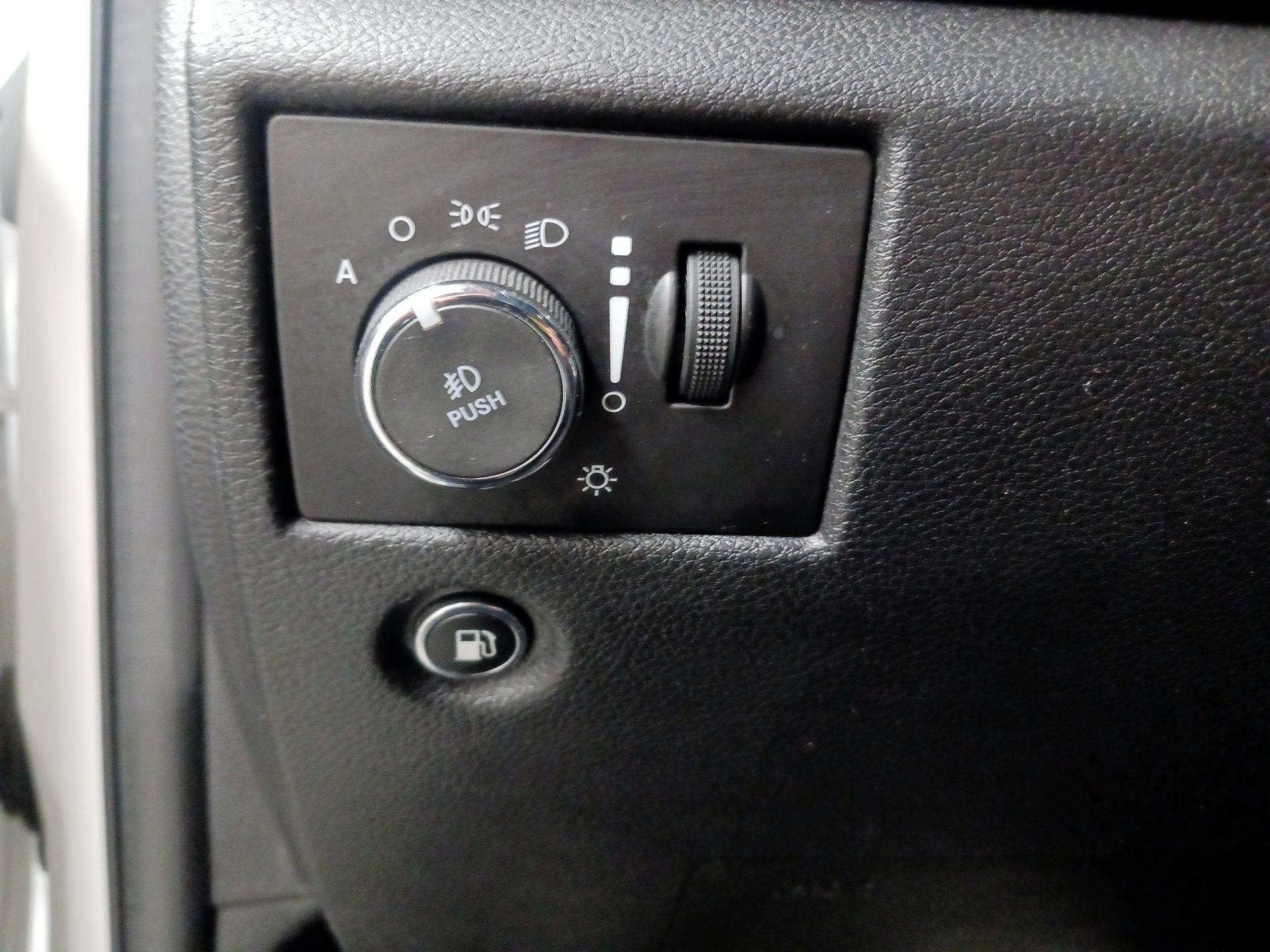 Thumbnail: 2016 Jeep Grand Cherokee - 11