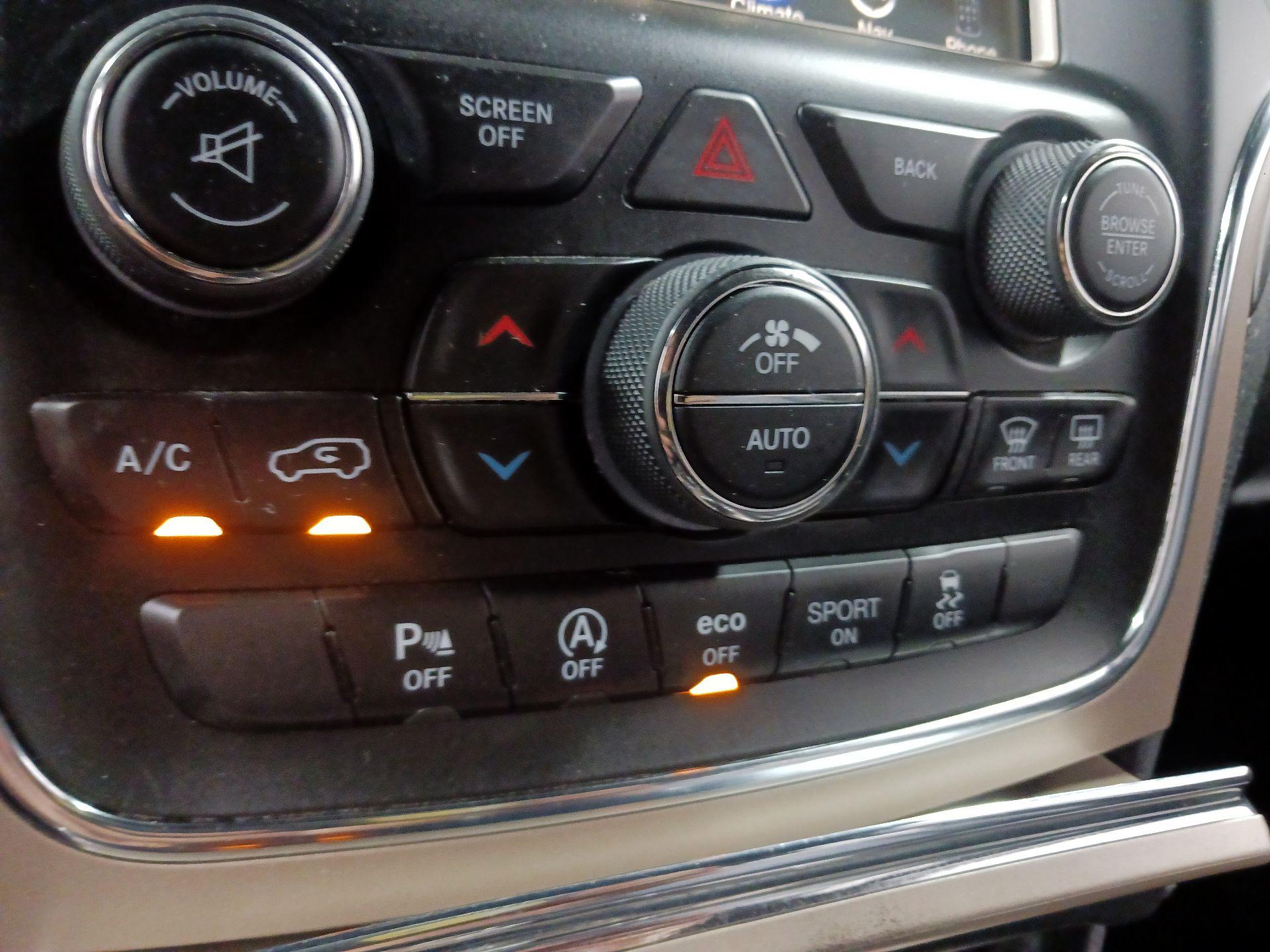 Thumbnail: 2016 Jeep Grand Cherokee - 15