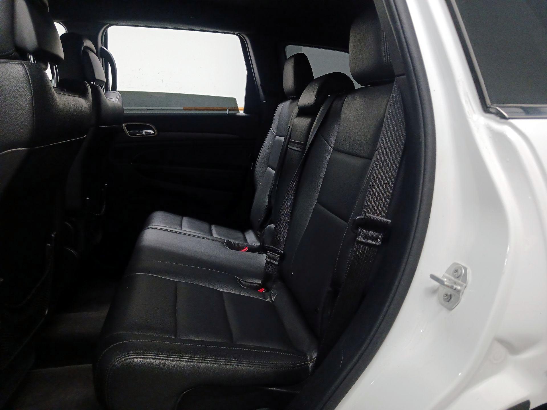 Thumbnail: 2016 Jeep Grand Cherokee - 18