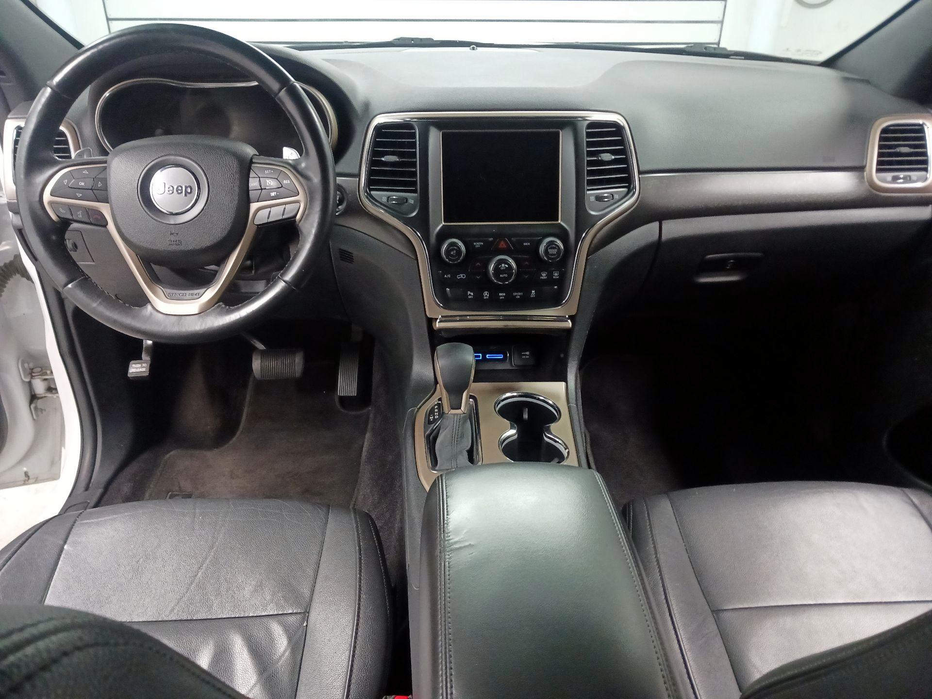 Thumbnail: 2016 Jeep Grand Cherokee - 8