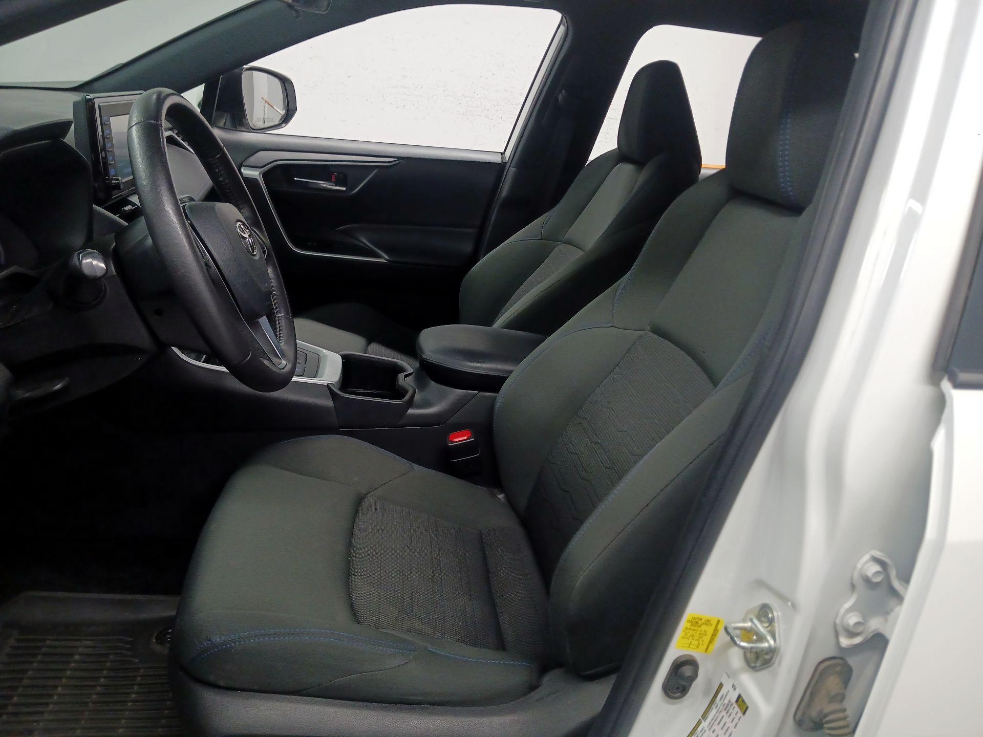 Thumbnail: 2022 Toyota RAV4 - 9
