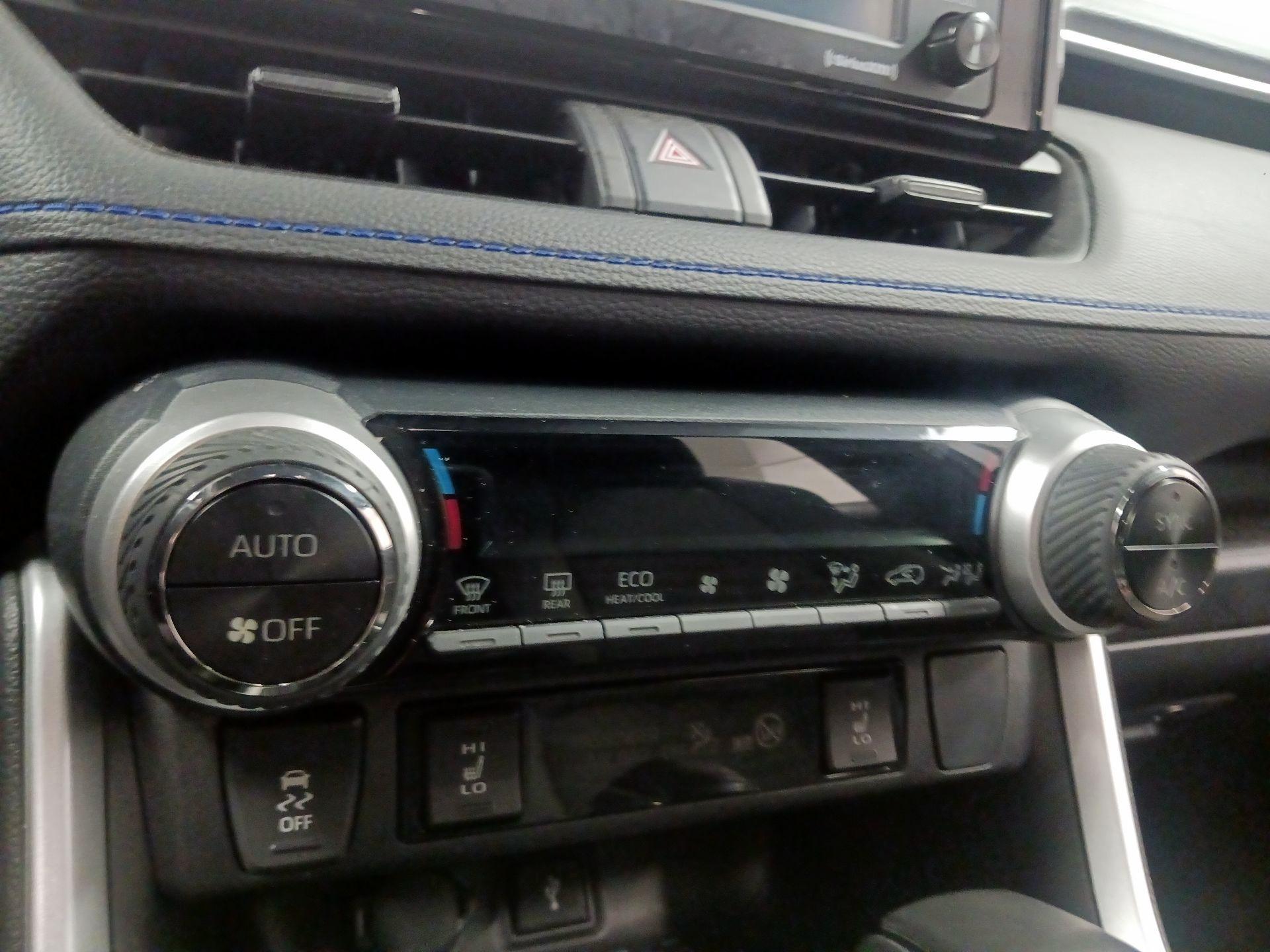 Thumbnail: 2022 Toyota RAV4 - 14