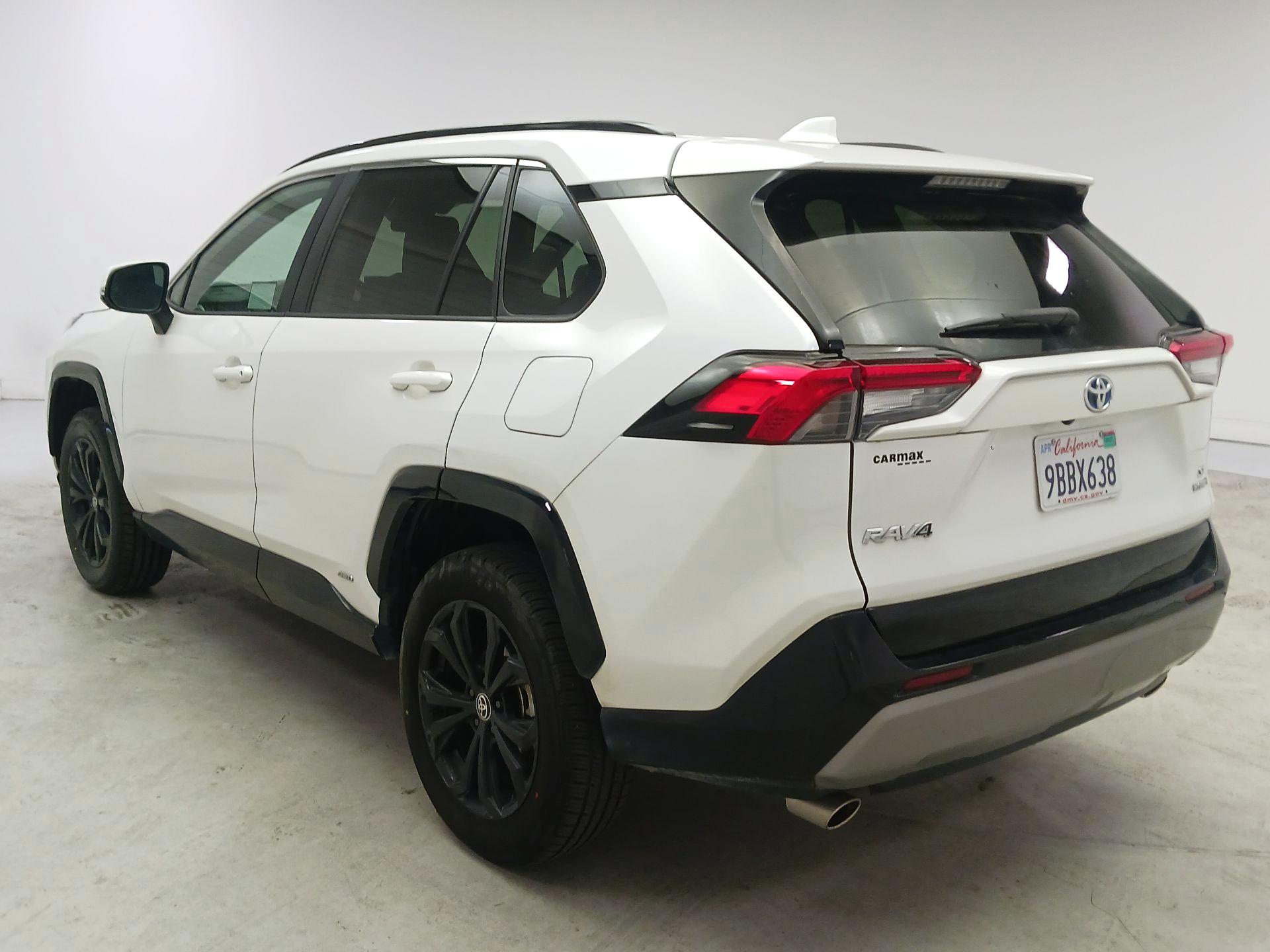 Thumbnail: 2022 Toyota RAV4 - 7