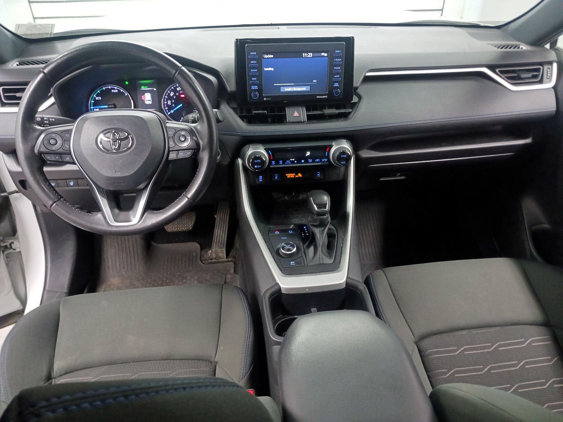 Thumbnail: 2022 Toyota RAV4 - 8
