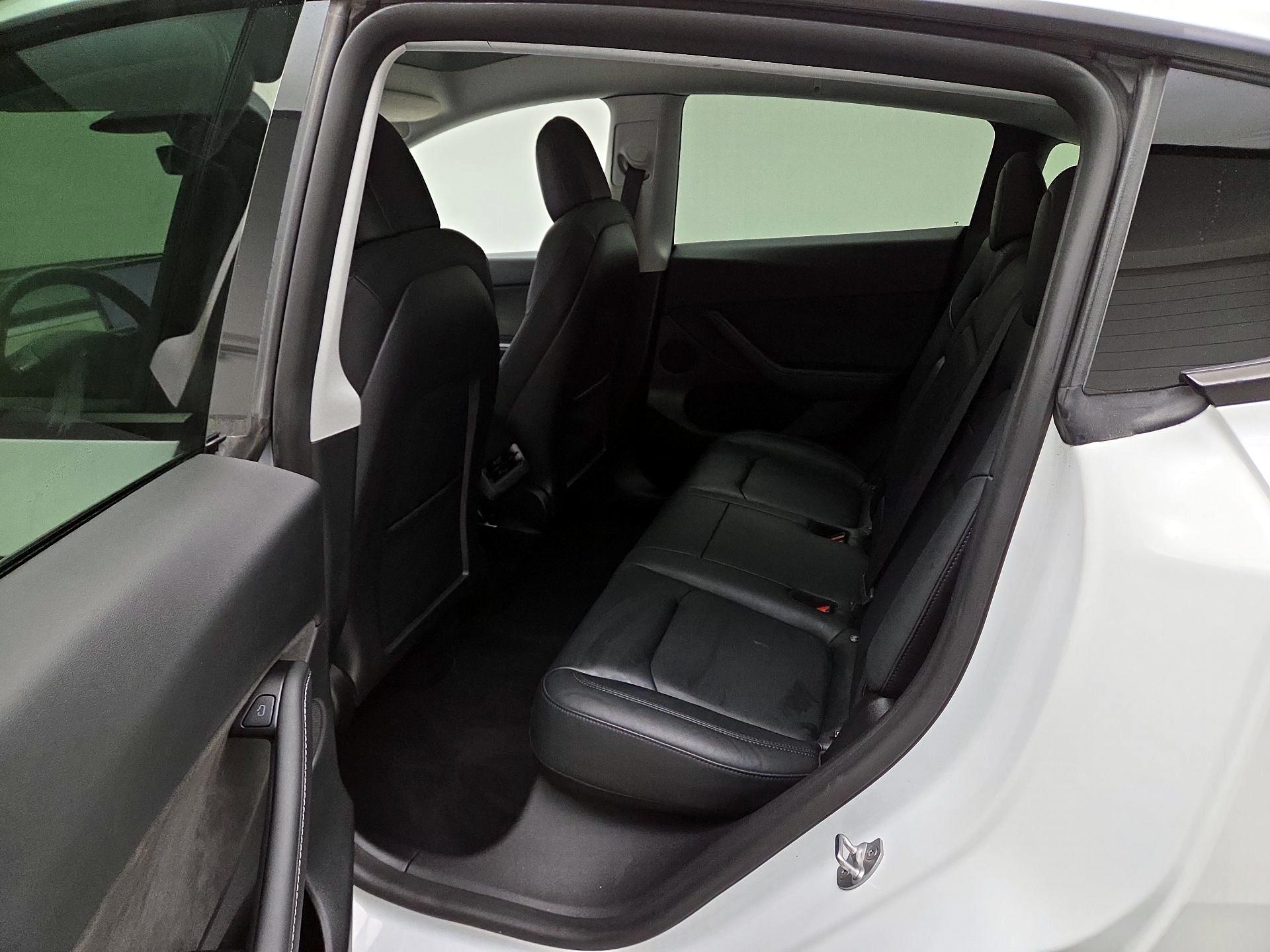 Thumbnail: 2022 Tesla Model Y - 17