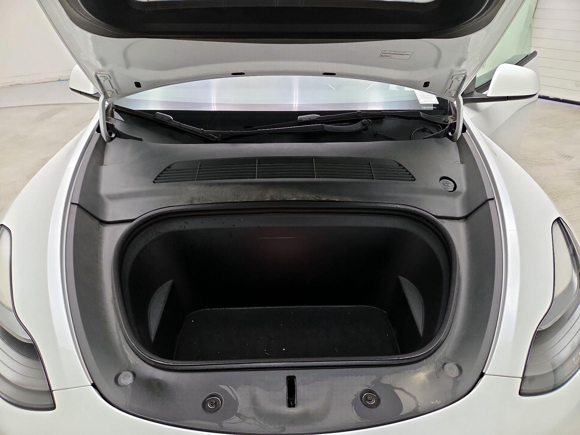 Thumbnail: 2022 Tesla Model Y - 19