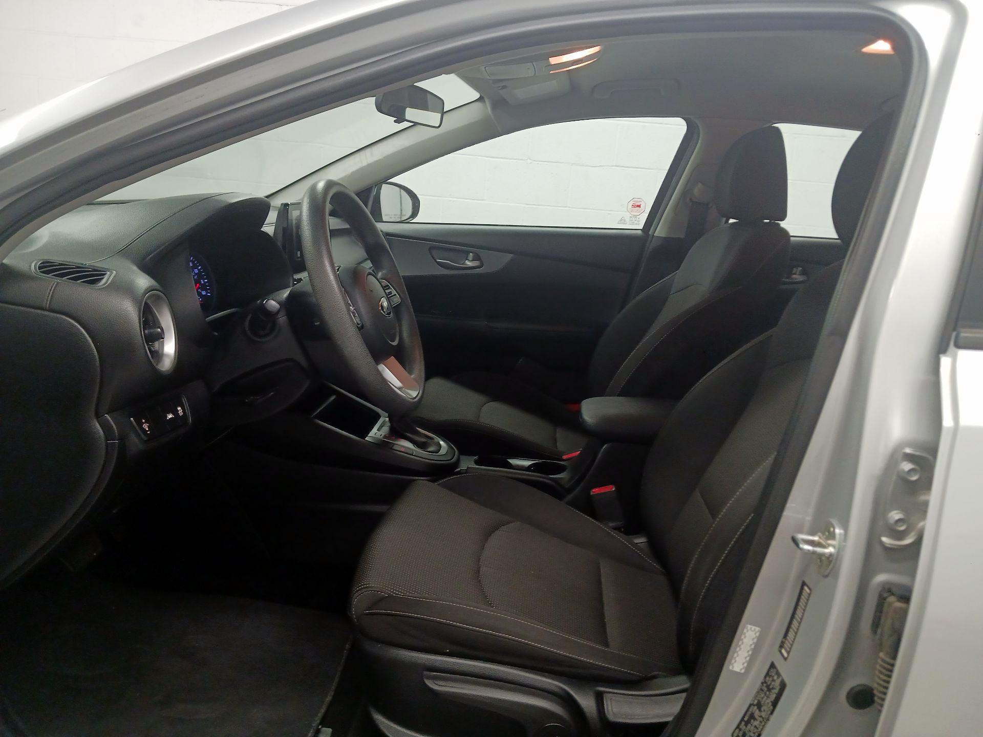 Thumbnail: 2020 Kia Forte - 11