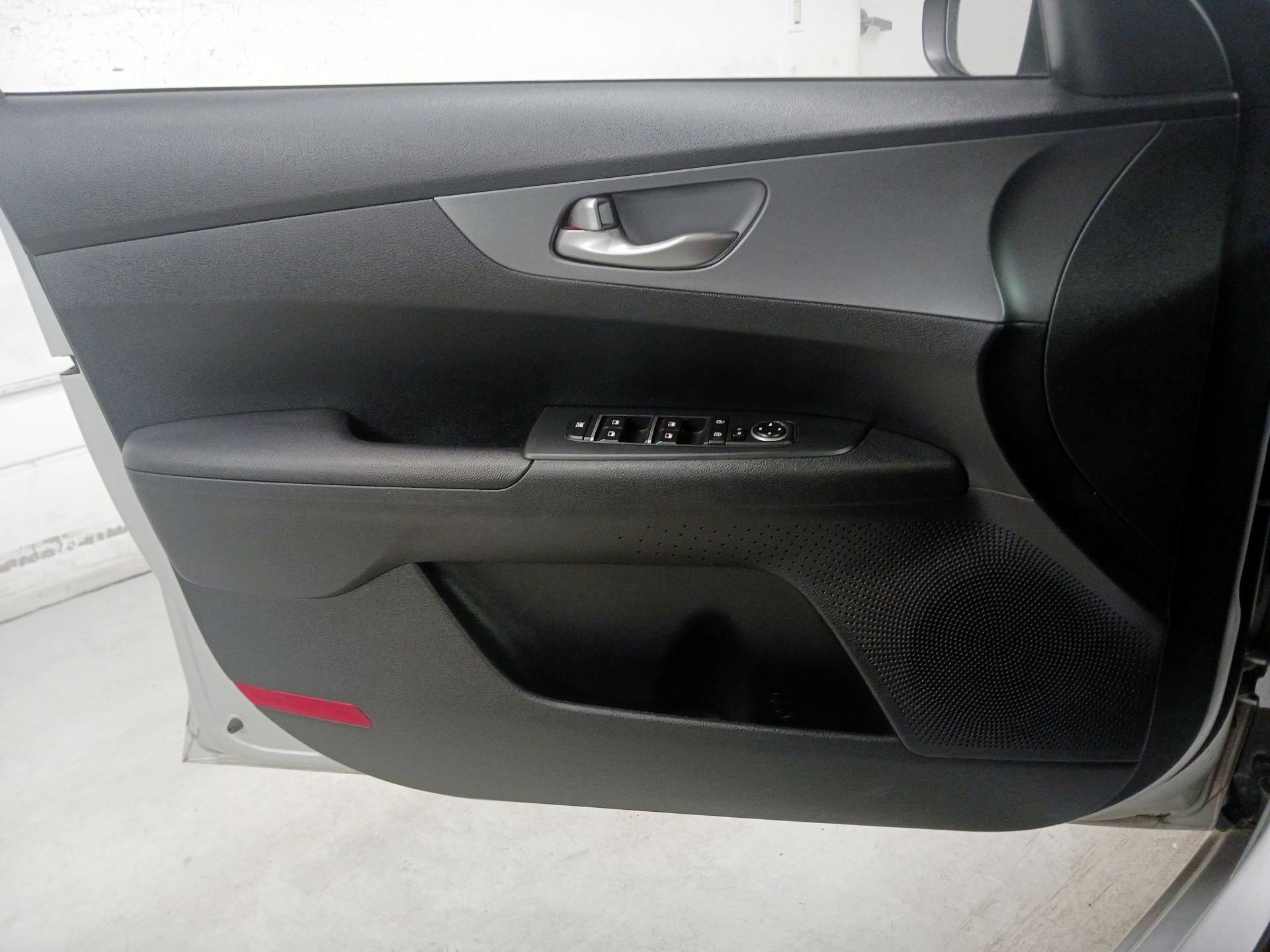 Thumbnail: 2020 Kia Forte - 12
