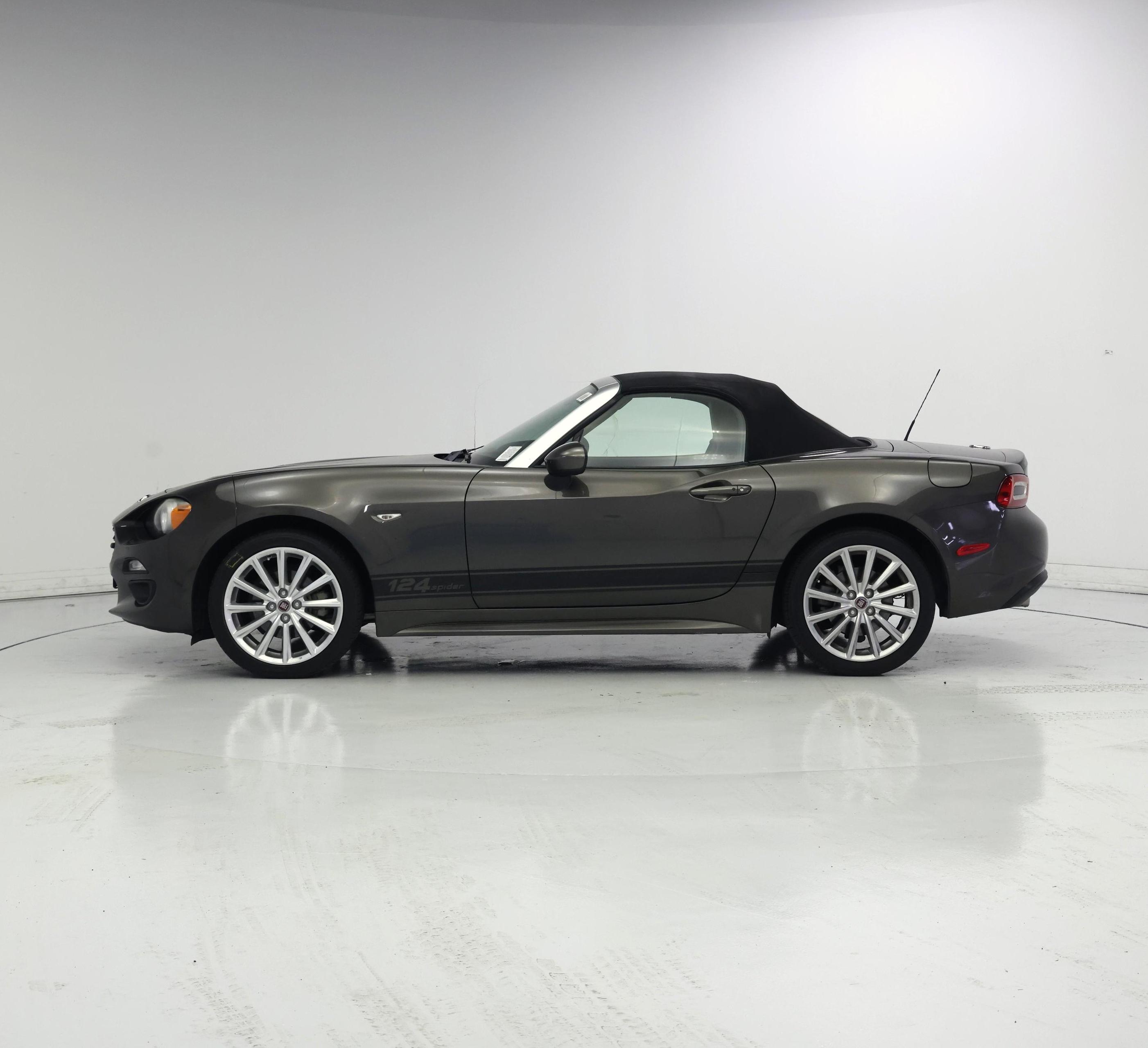Thumbnail: 2017 Fiat 124 Spider - 3