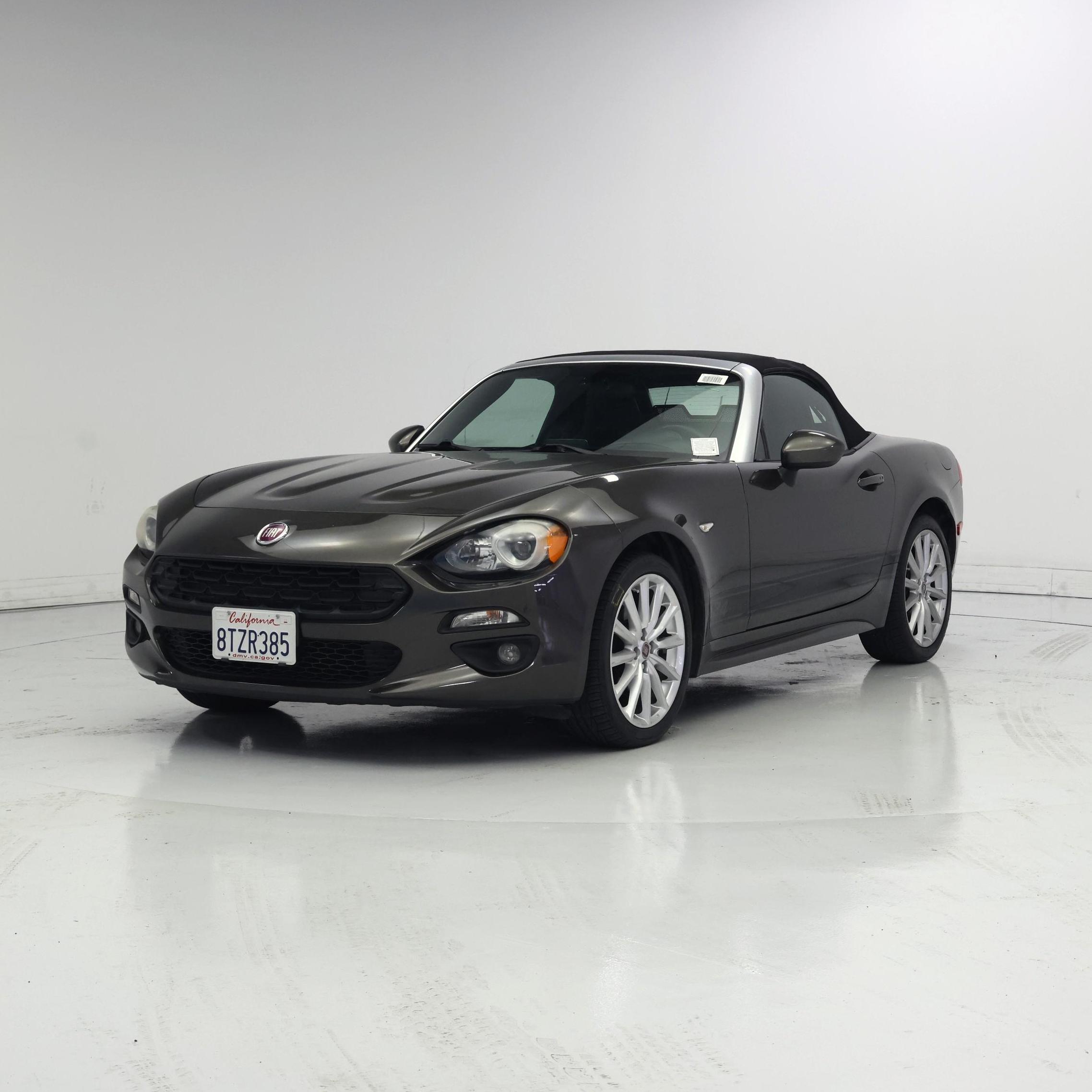 Thumbnail: 2017 Fiat 124 Spider - 4