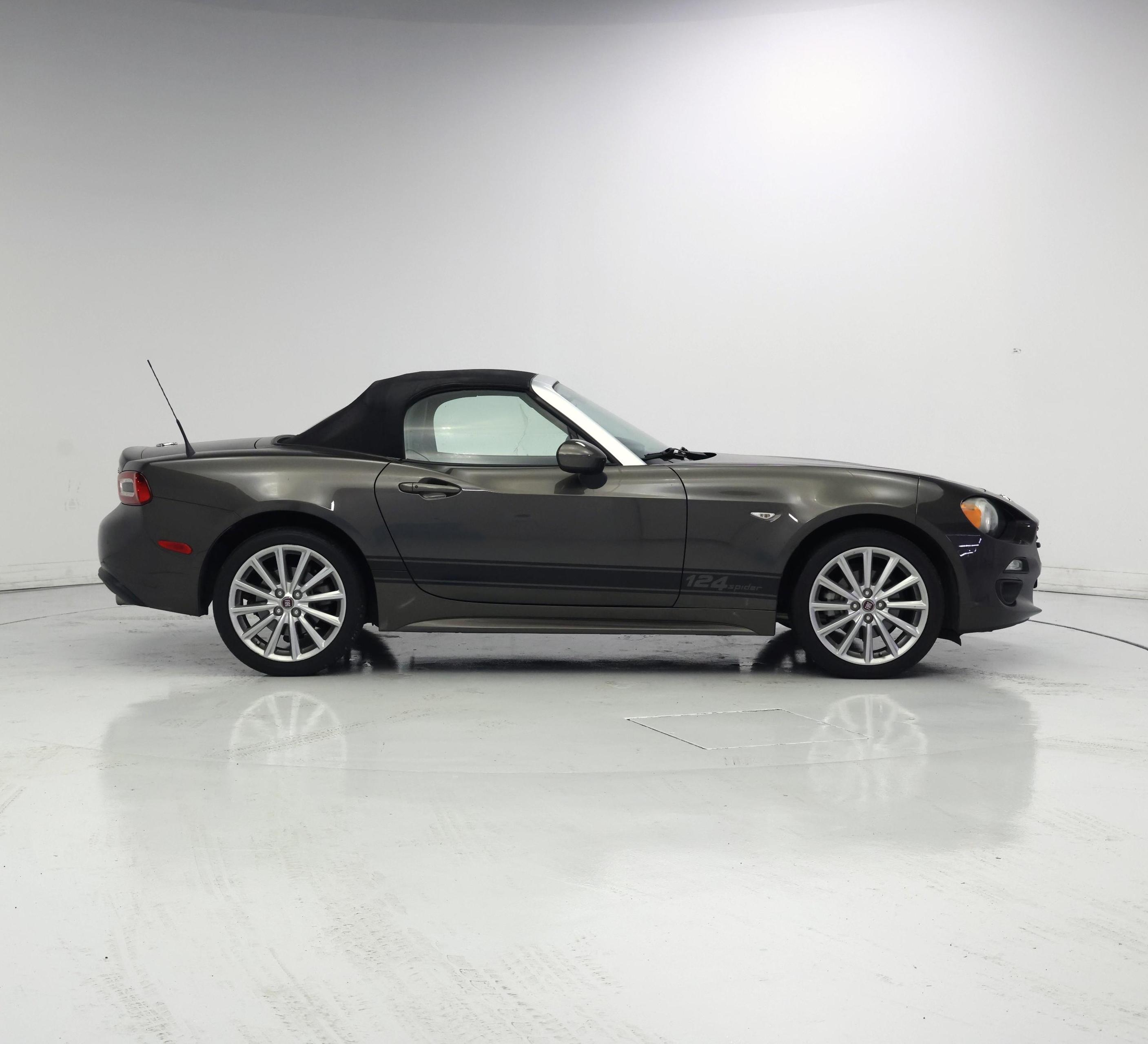 Thumbnail: 2017 Fiat 124 Spider - 7