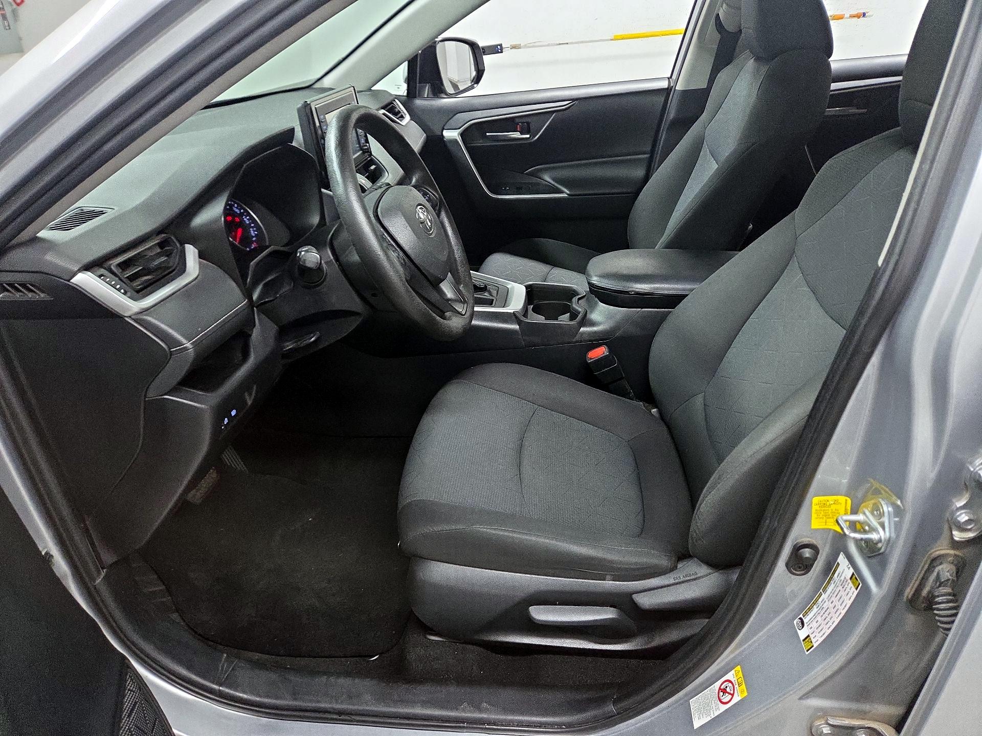 Thumbnail: 2019 Toyota RAV4 - 11
