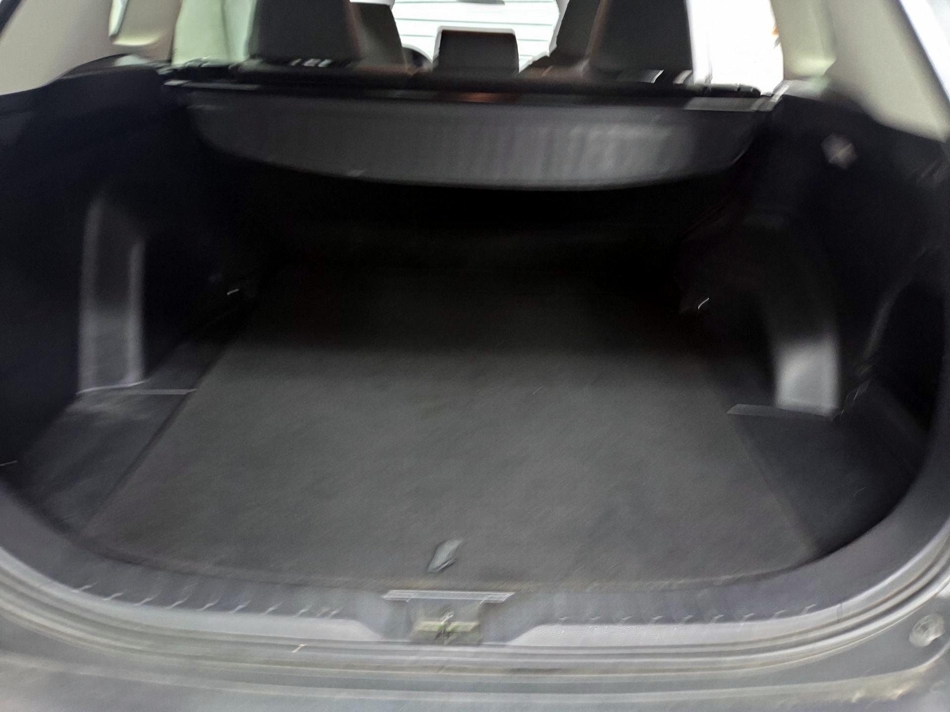 Thumbnail: 2019 Toyota RAV4 - 16