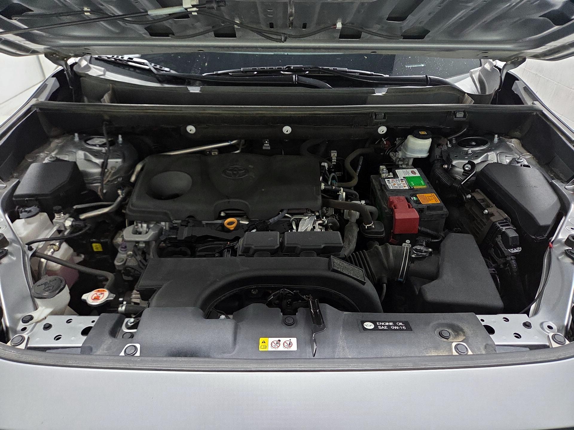 Thumbnail: 2019 Toyota RAV4 - 17