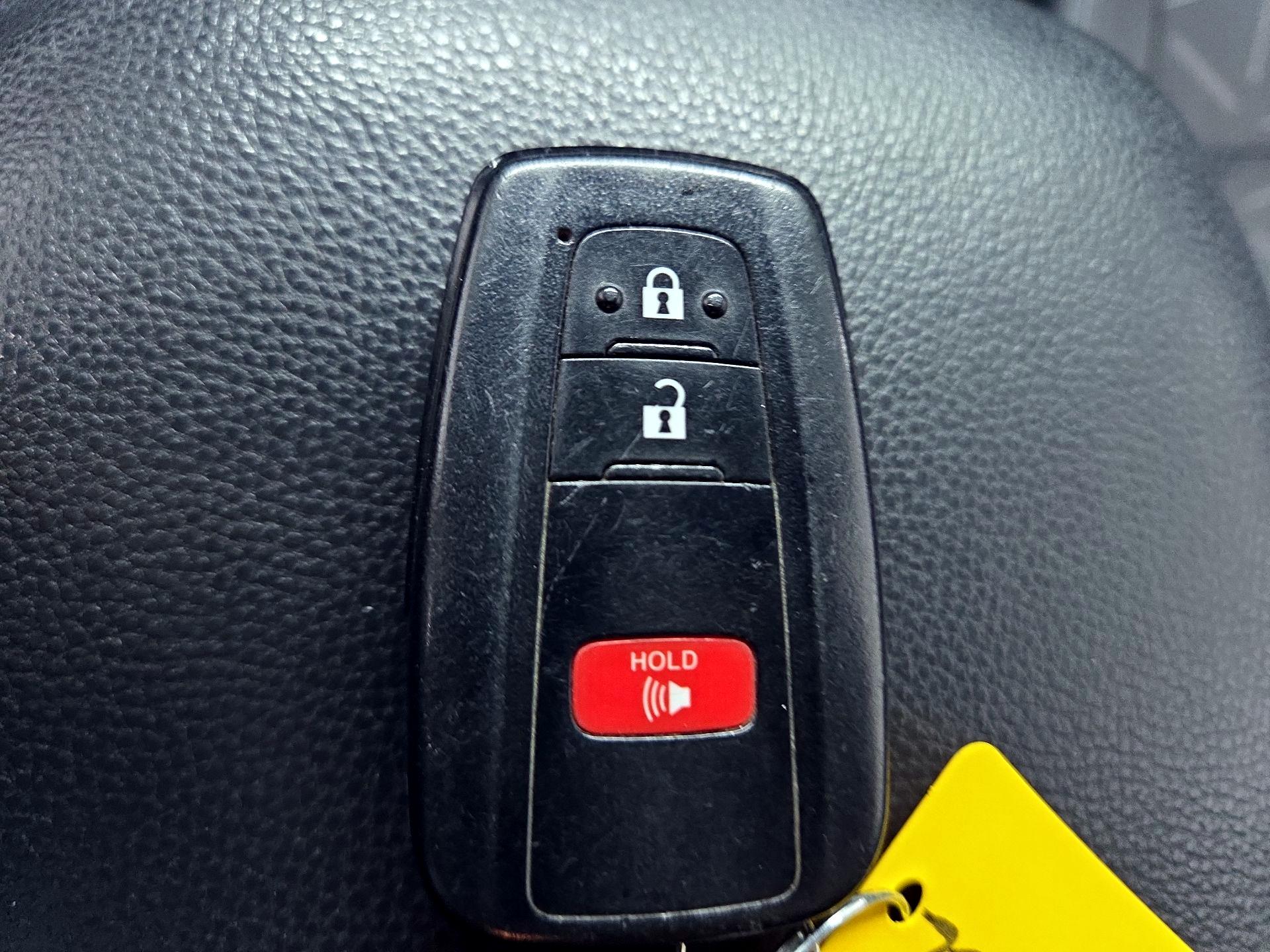 Thumbnail: 2019 Toyota RAV4 - 18