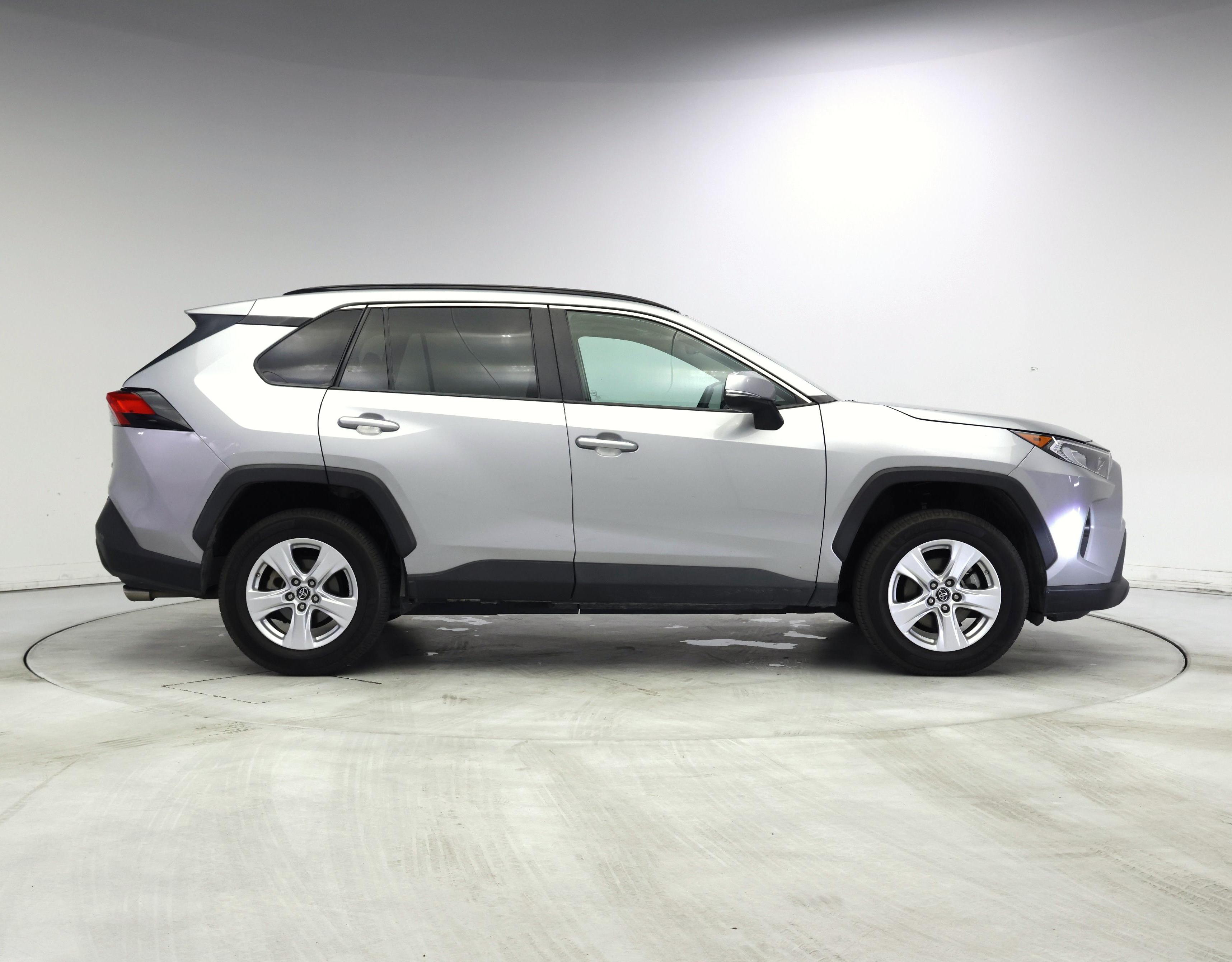 Thumbnail: 2019 Toyota RAV4 - 7
