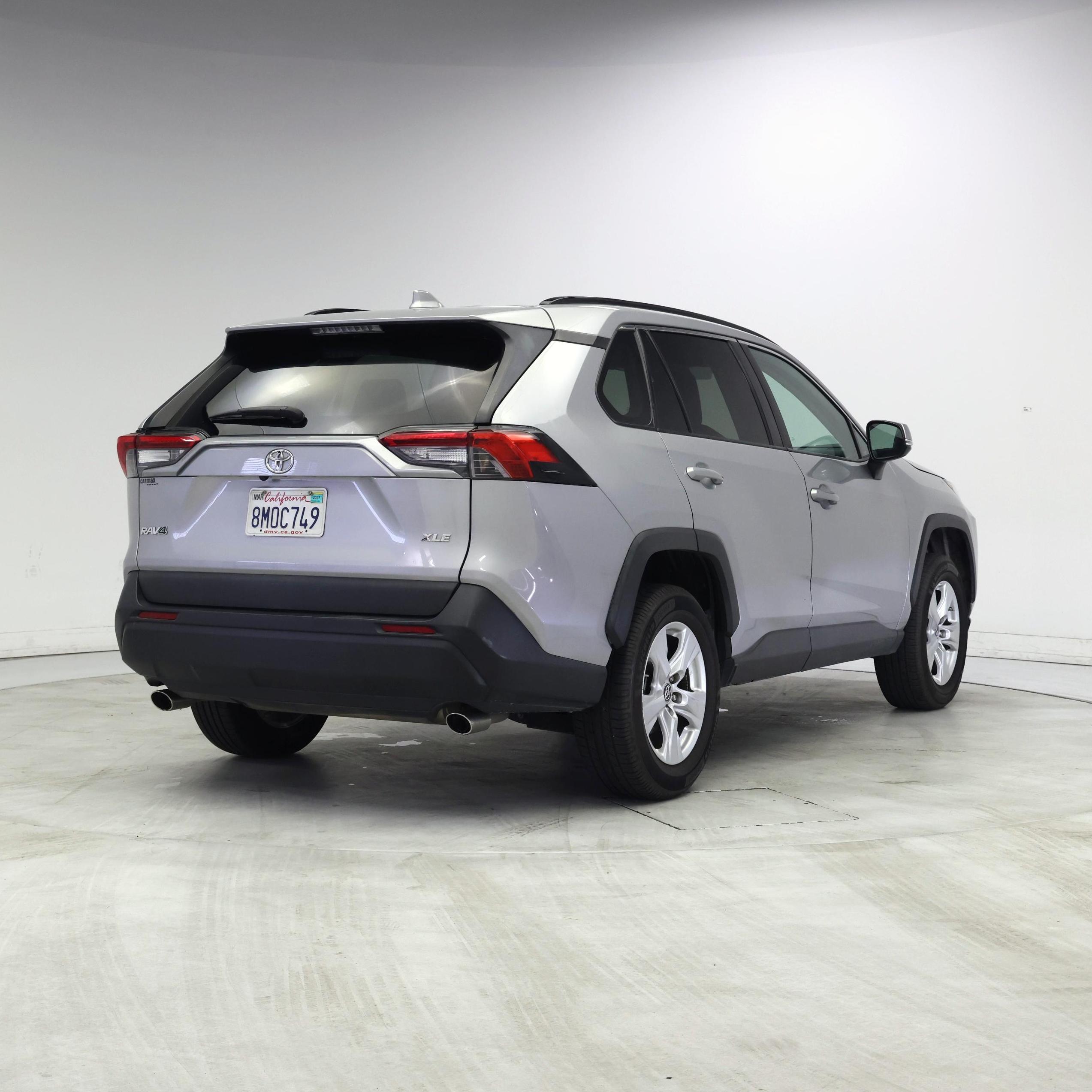 Thumbnail: 2019 Toyota RAV4 - 8