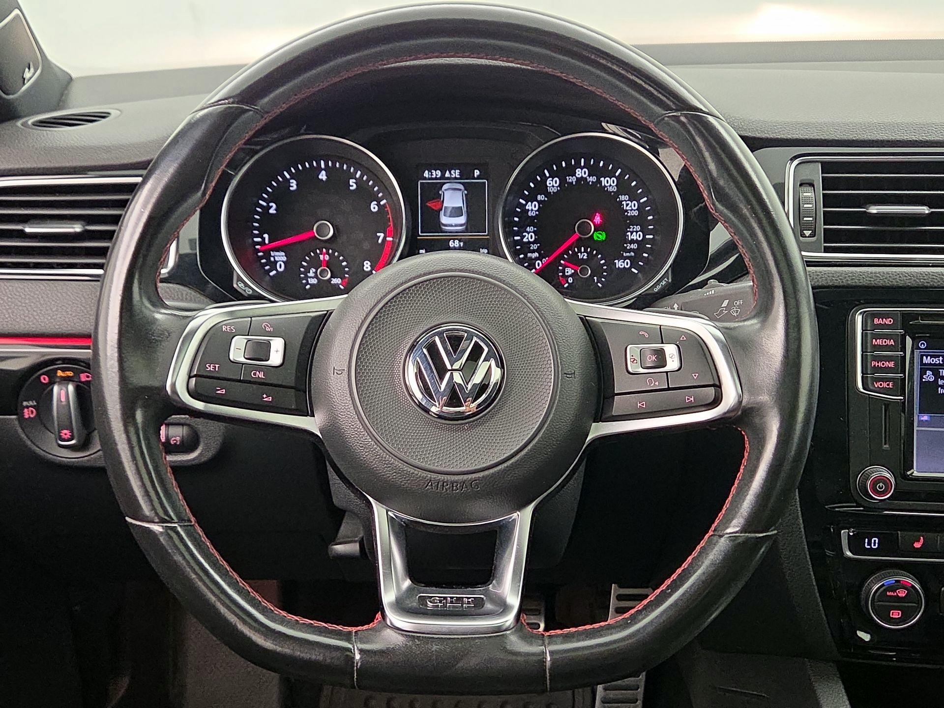 Thumbnail: 2017 Volkswagen Jetta - 10