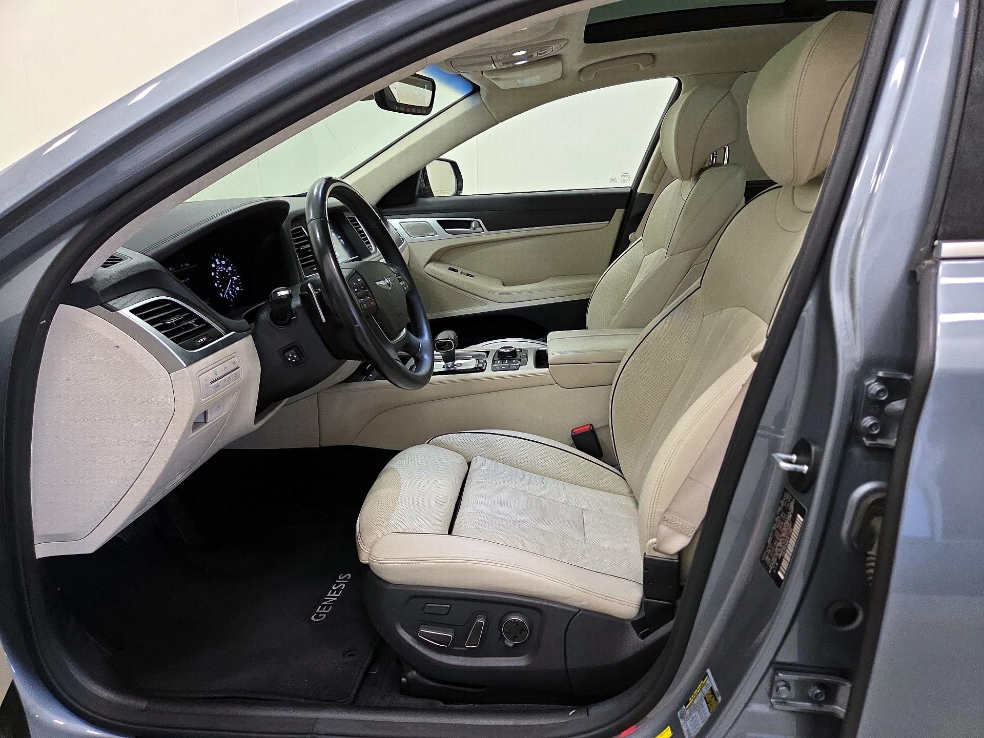 Thumbnail: 2018 Genesis G80 - 11