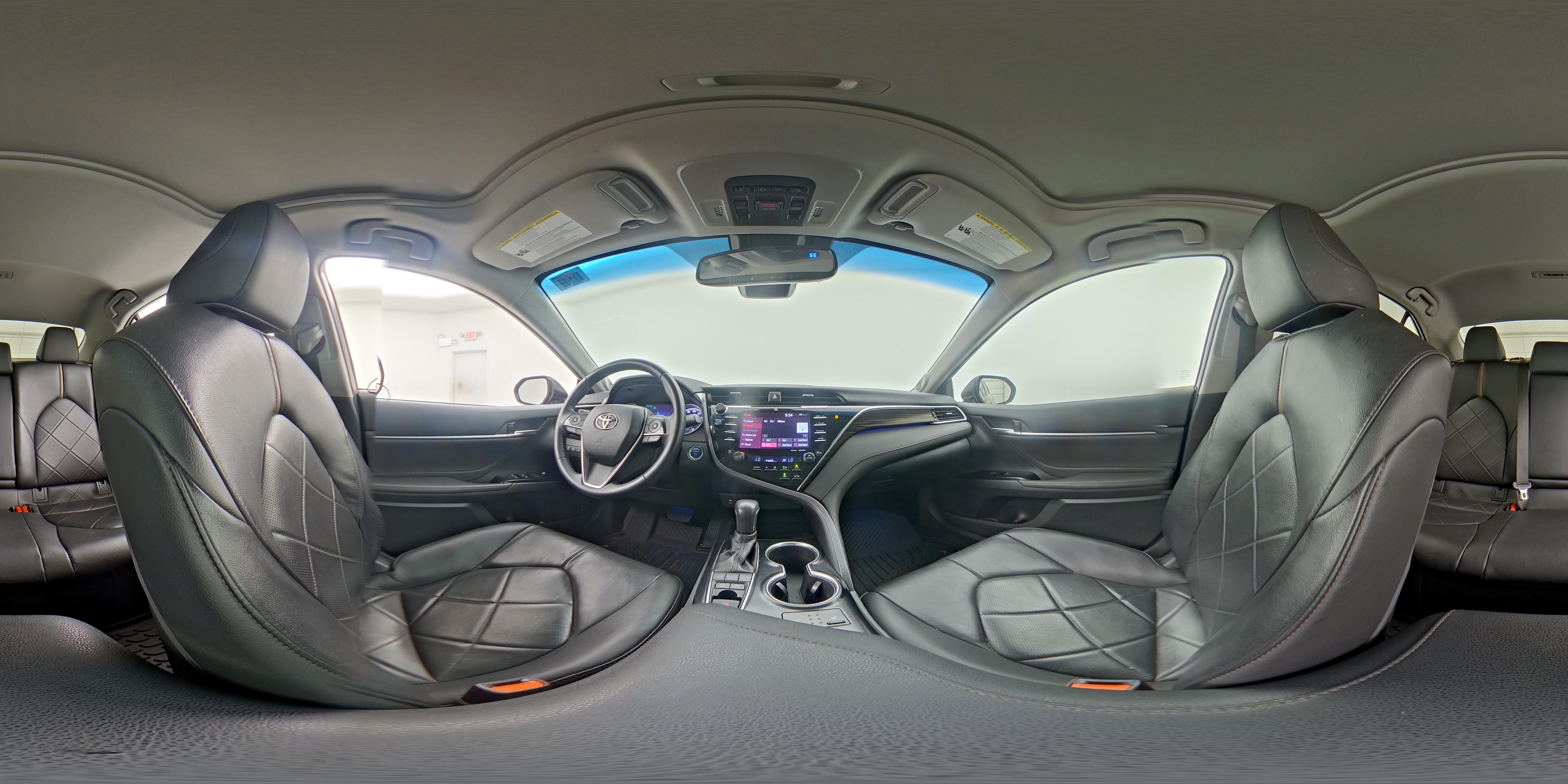 2018 Toyota Camry XLE Hybrid - Photo 24