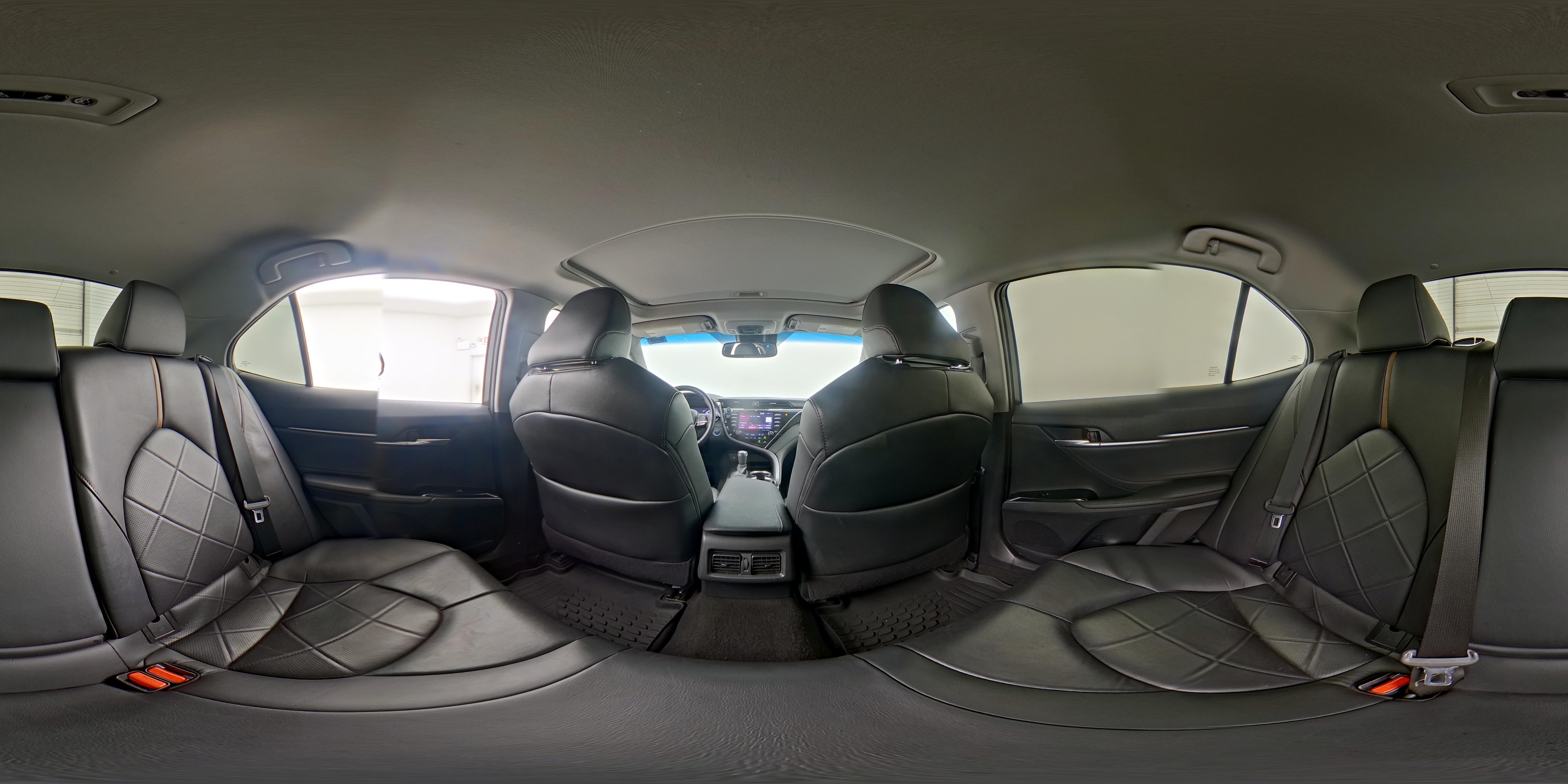 2018 Toyota Camry XLE Hybrid - Photo 25
