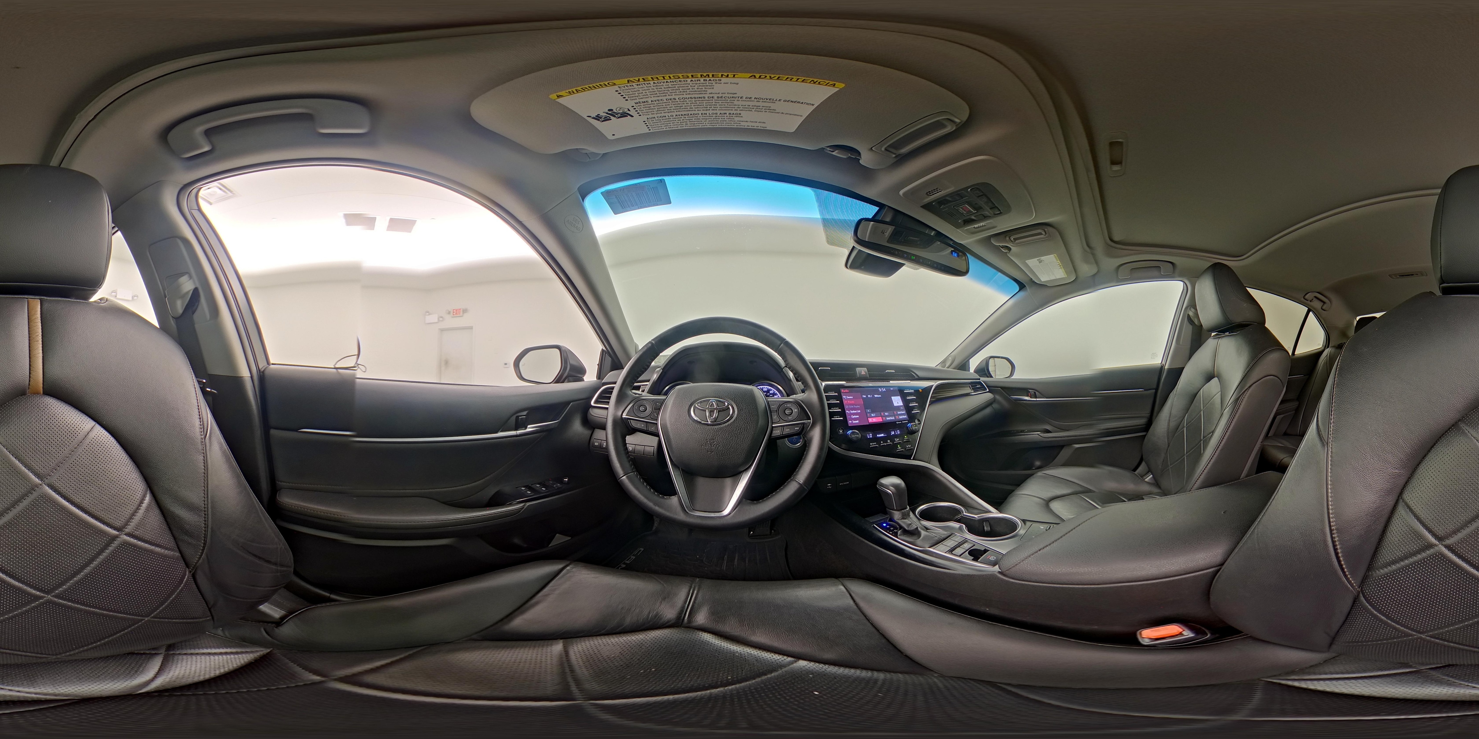 2018 Toyota Camry XLE Hybrid - Photo 26
