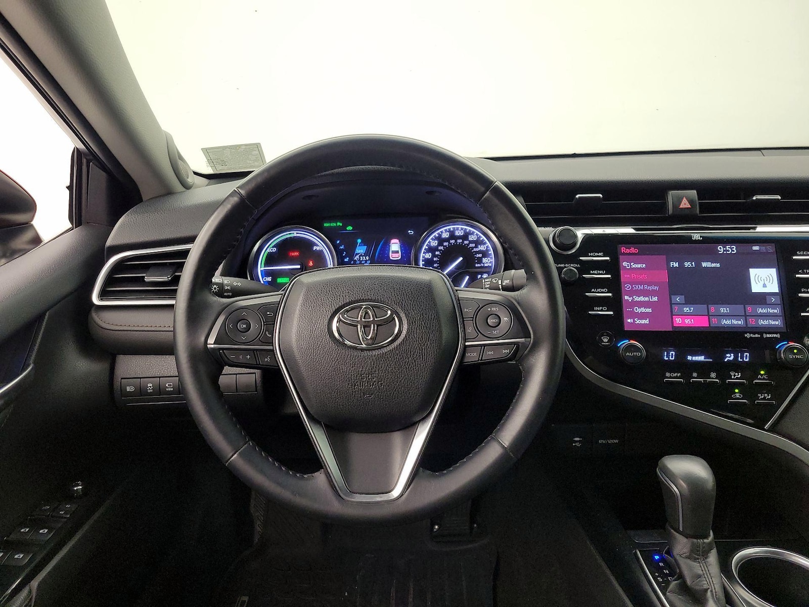2018 Toyota Camry XLE Hybrid - Photo 11
