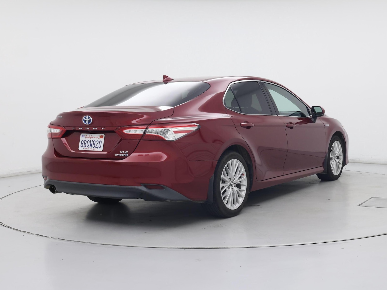 2018 Toyota Camry XLE Hybrid - Photo 9