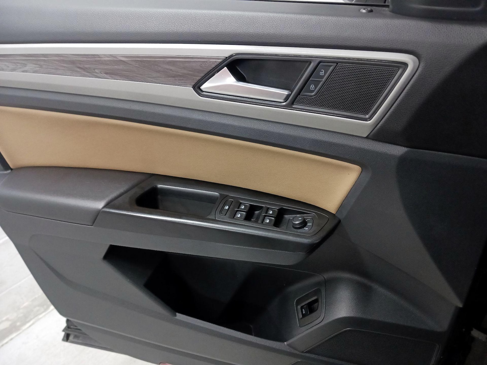 2020 Volkswagen Atlas Cross Sport SE w/Tech - Photo 13