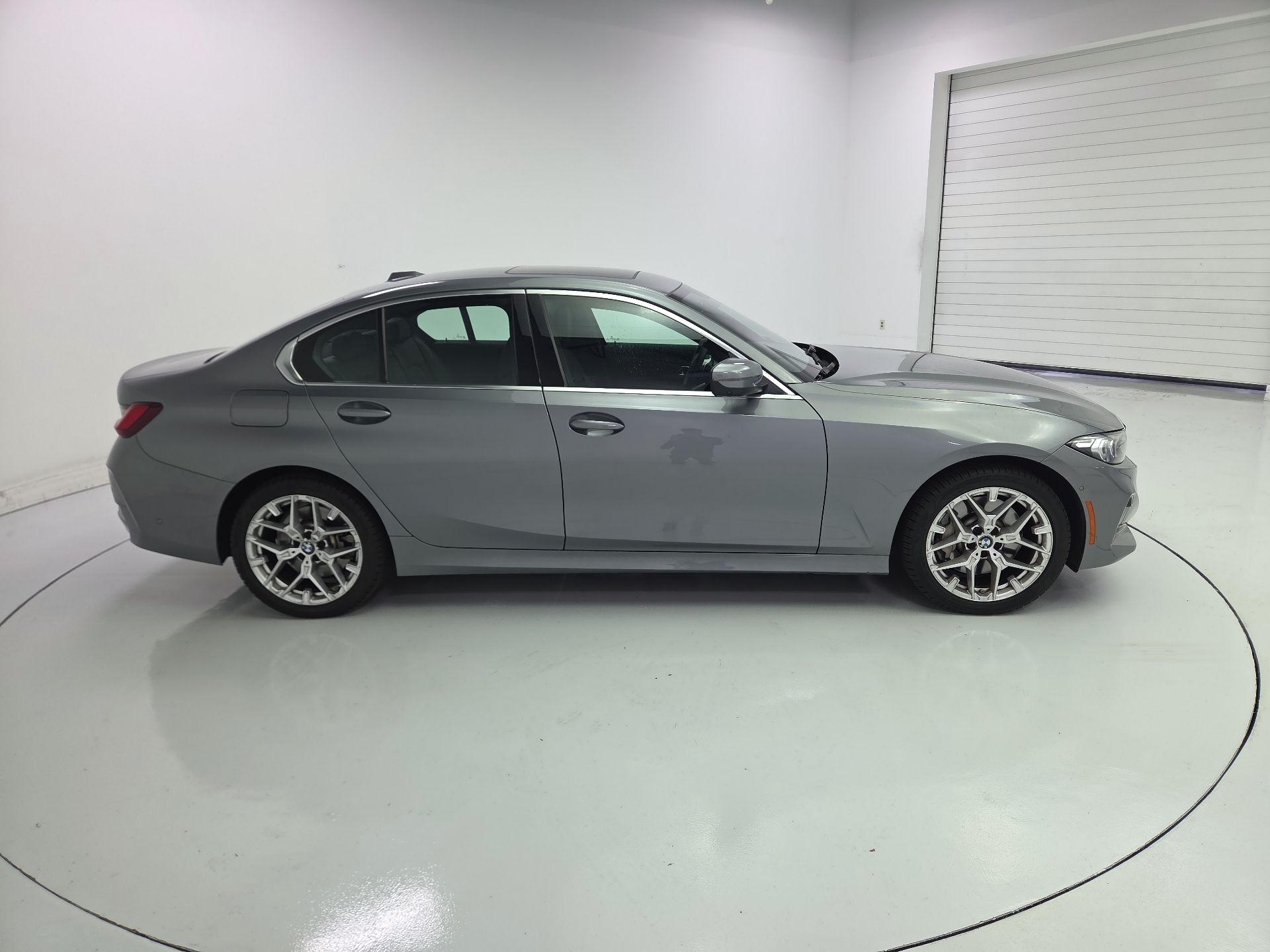 Thumbnail: 2025 BMW 3 Series - 4