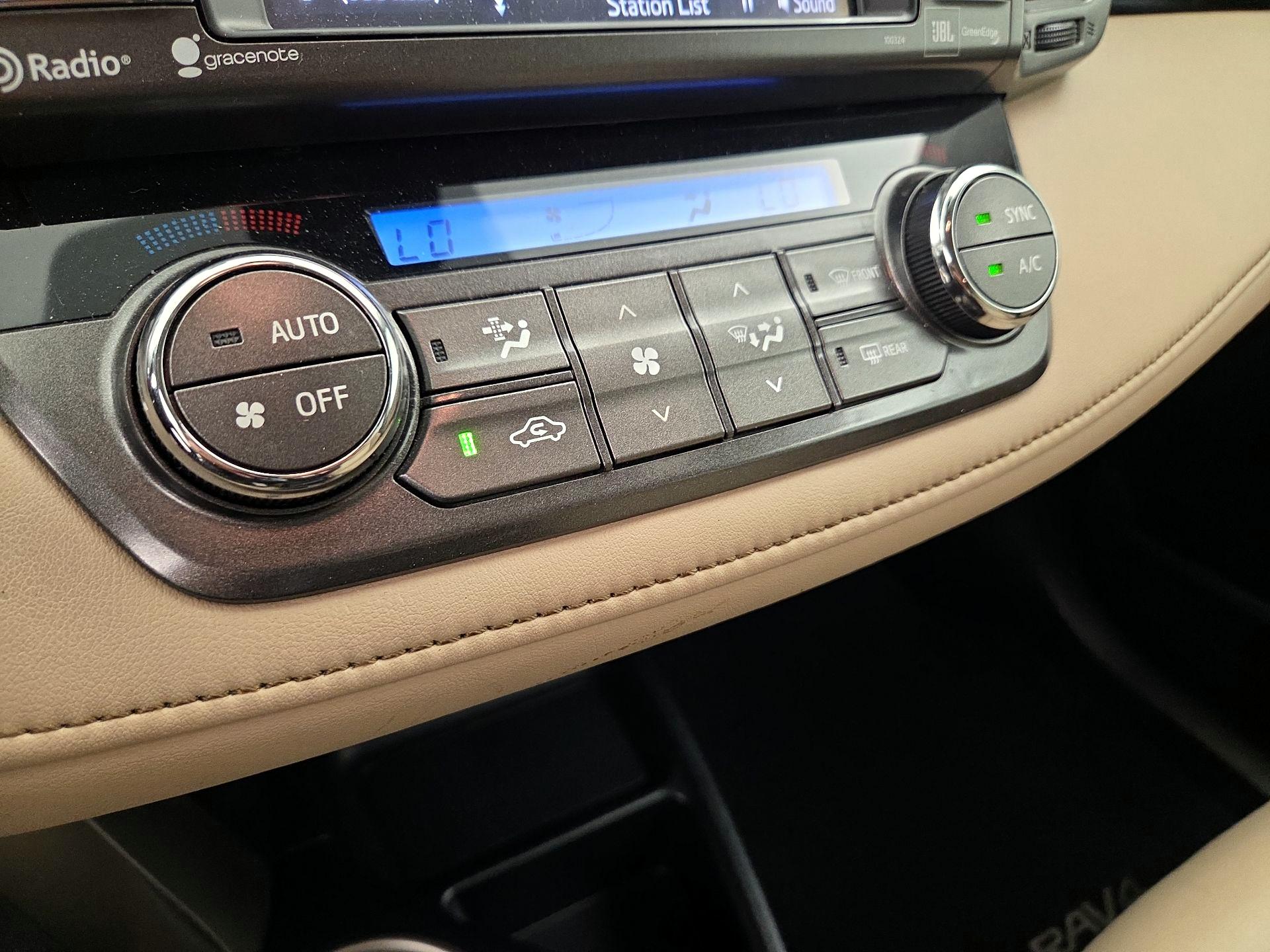 Thumbnail: 2015 Toyota RAV4 - 16