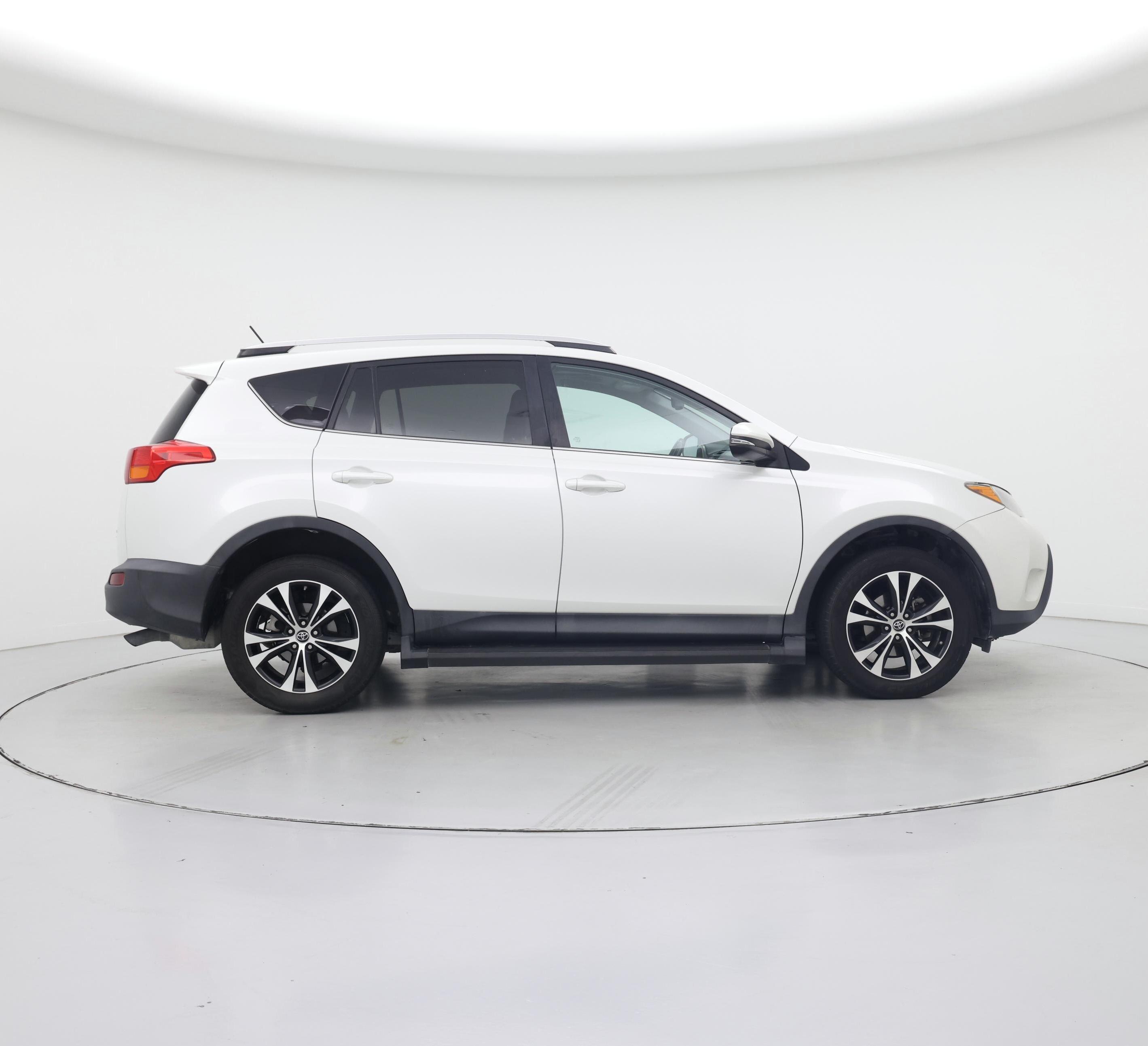 Thumbnail: 2015 Toyota RAV4 - 7