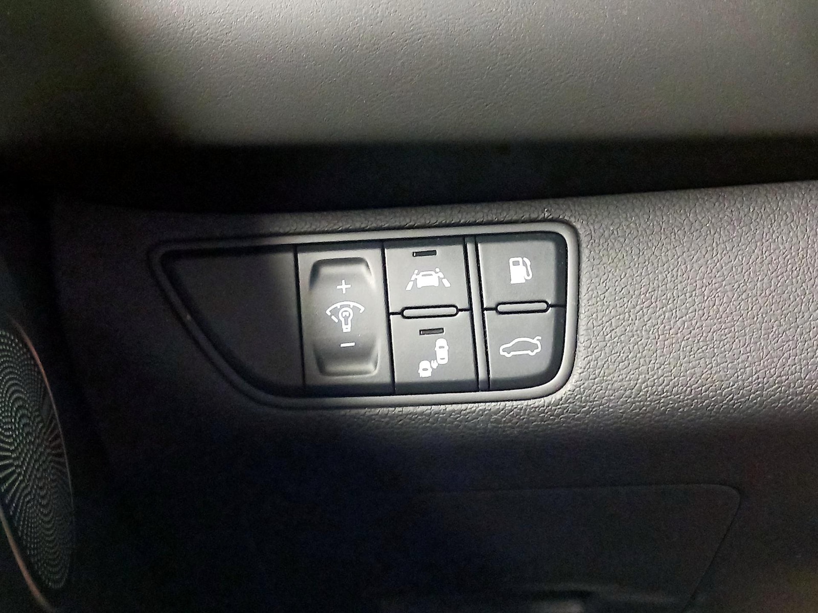 2020 GENESIS G70 Standard - Photo 12