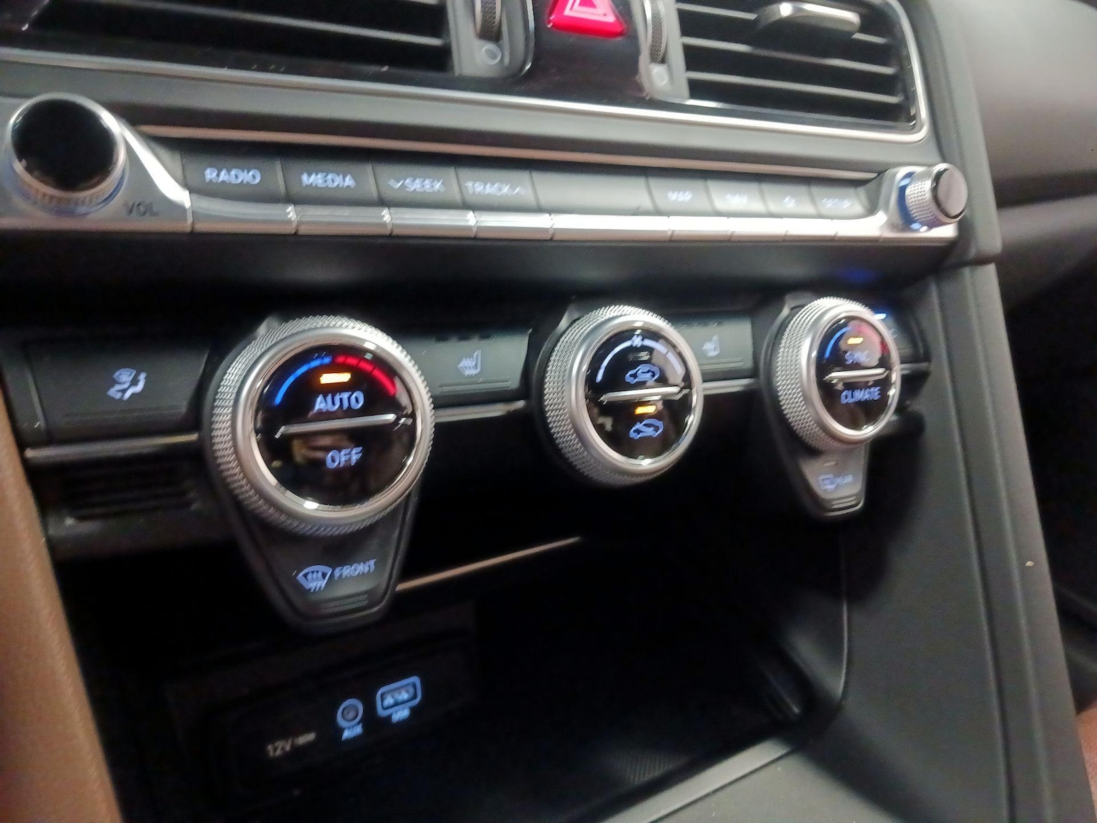 2020 GENESIS G70 Standard - Photo 16