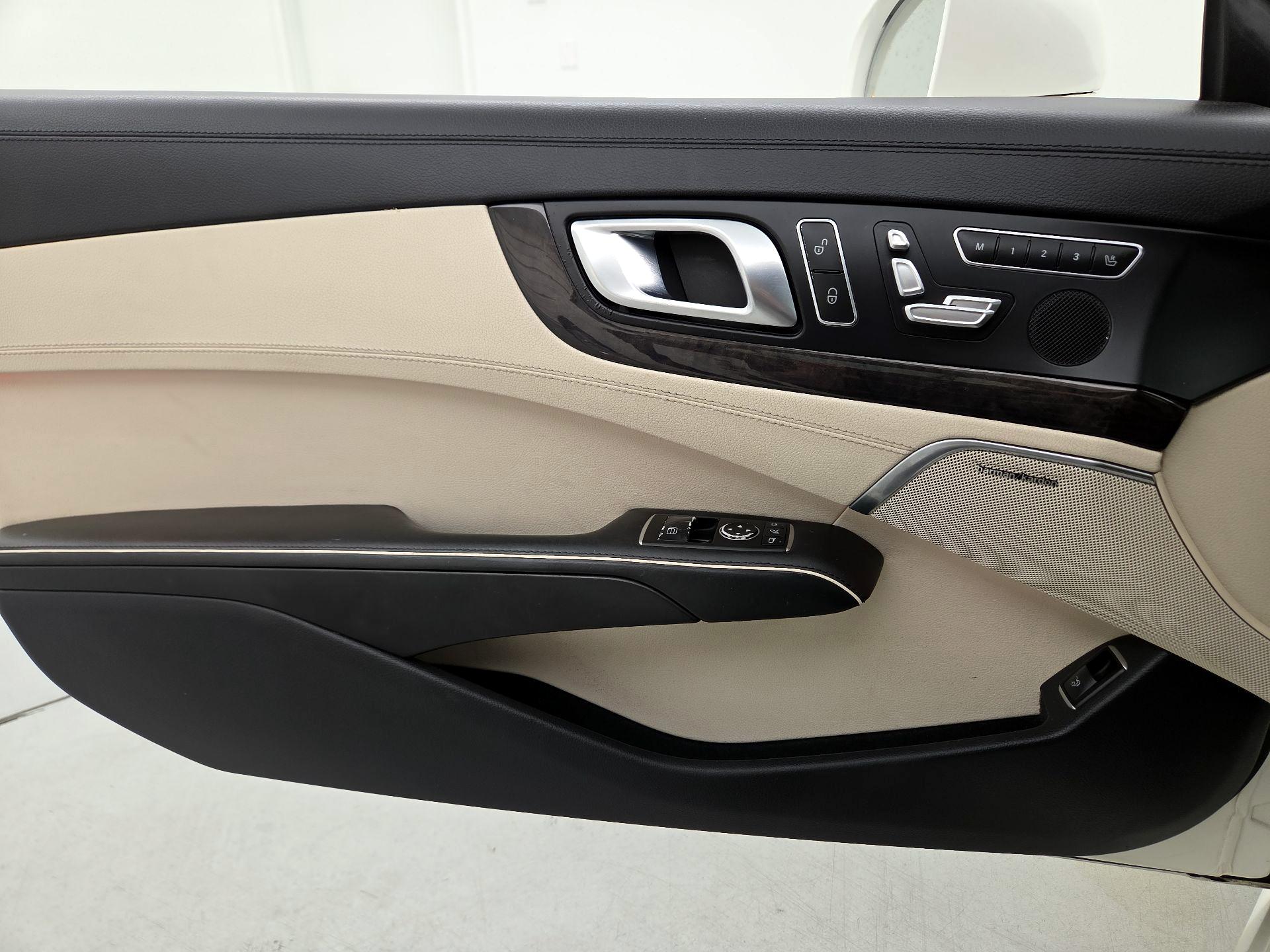 Thumbnail: 2015 Mercedes-Benz SL-Class - 12
