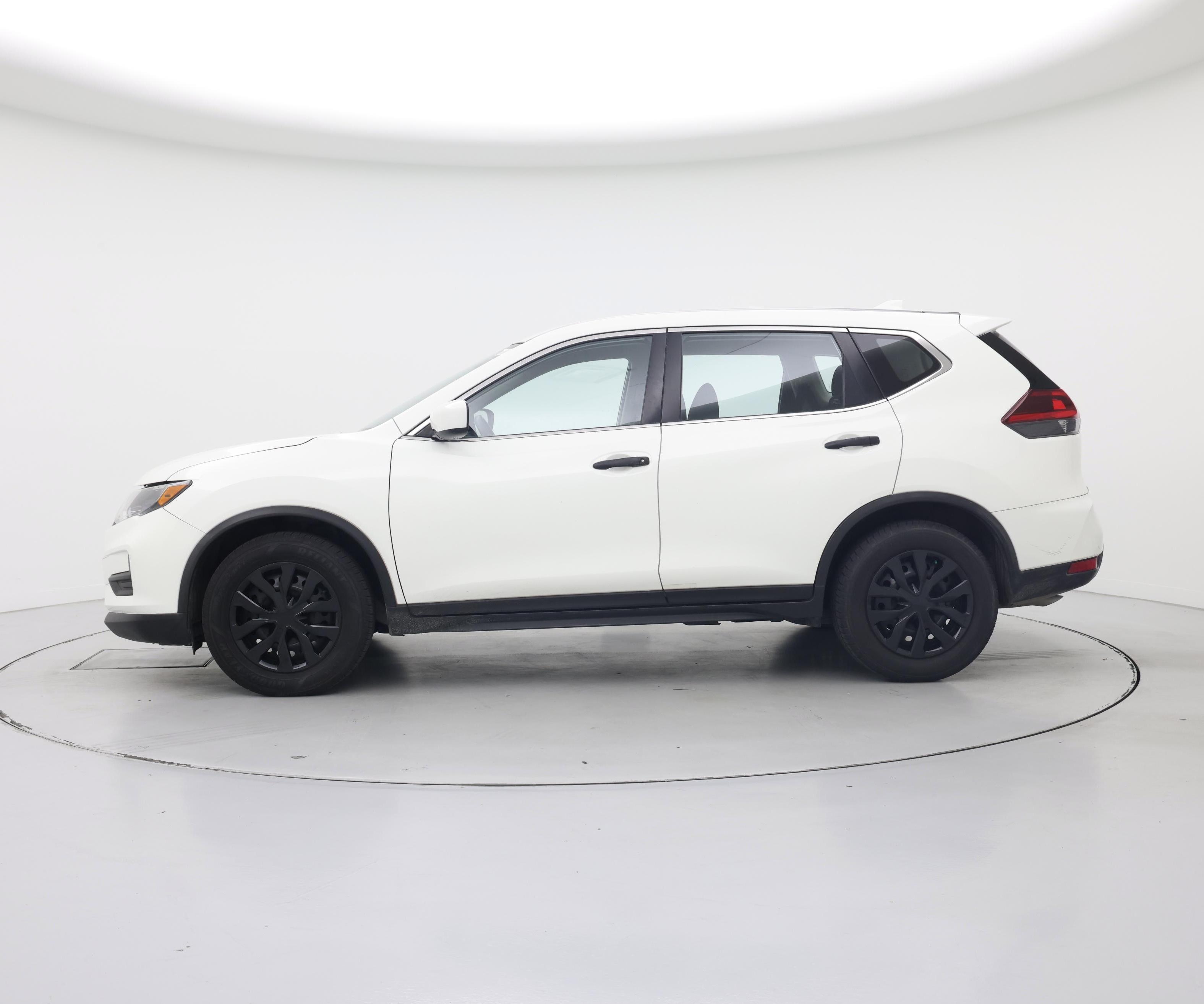 Thumbnail: 2018 Nissan Rogue - 3